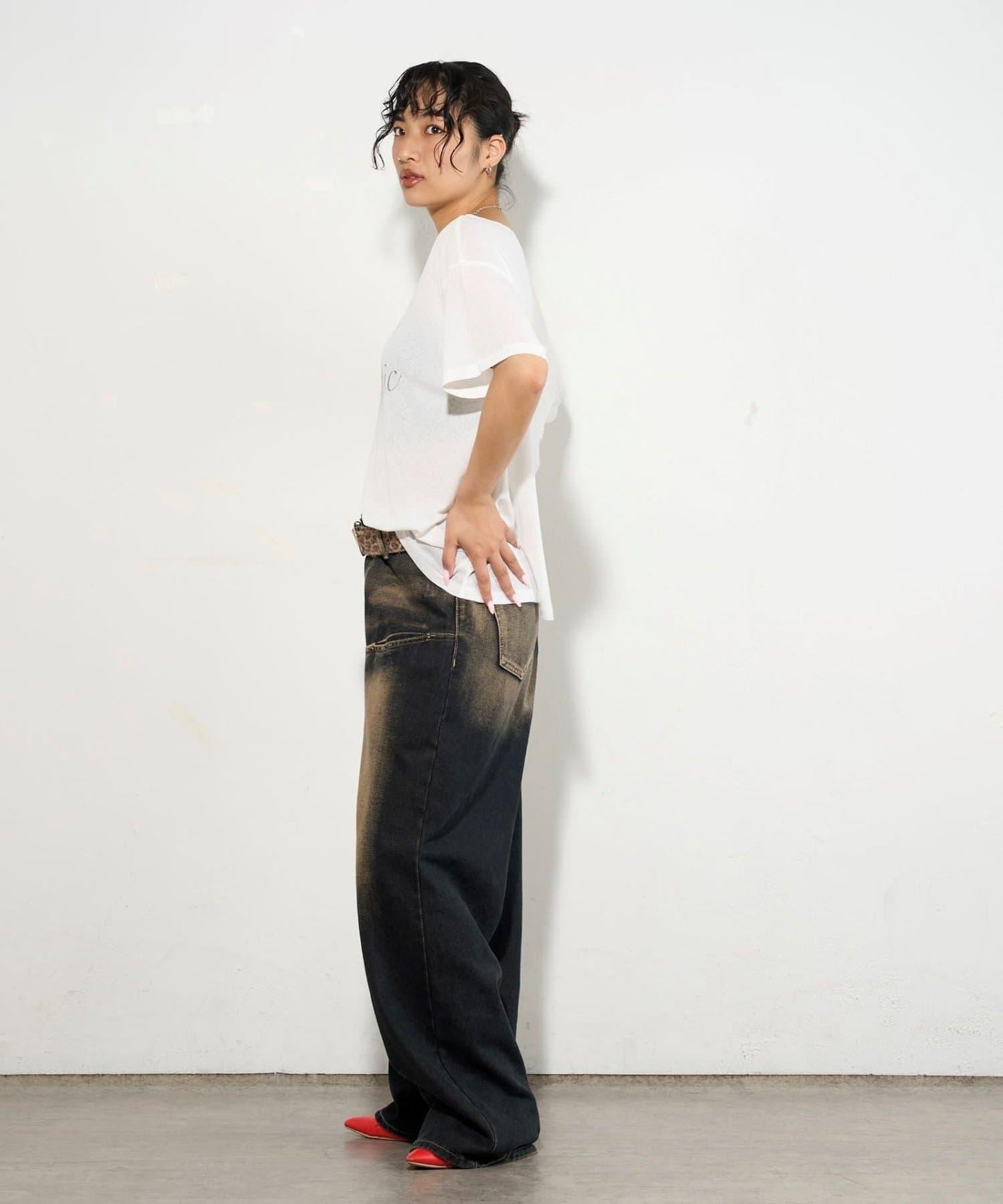 WHO'S WHO gallery 透視寬鬆一字肩T恤