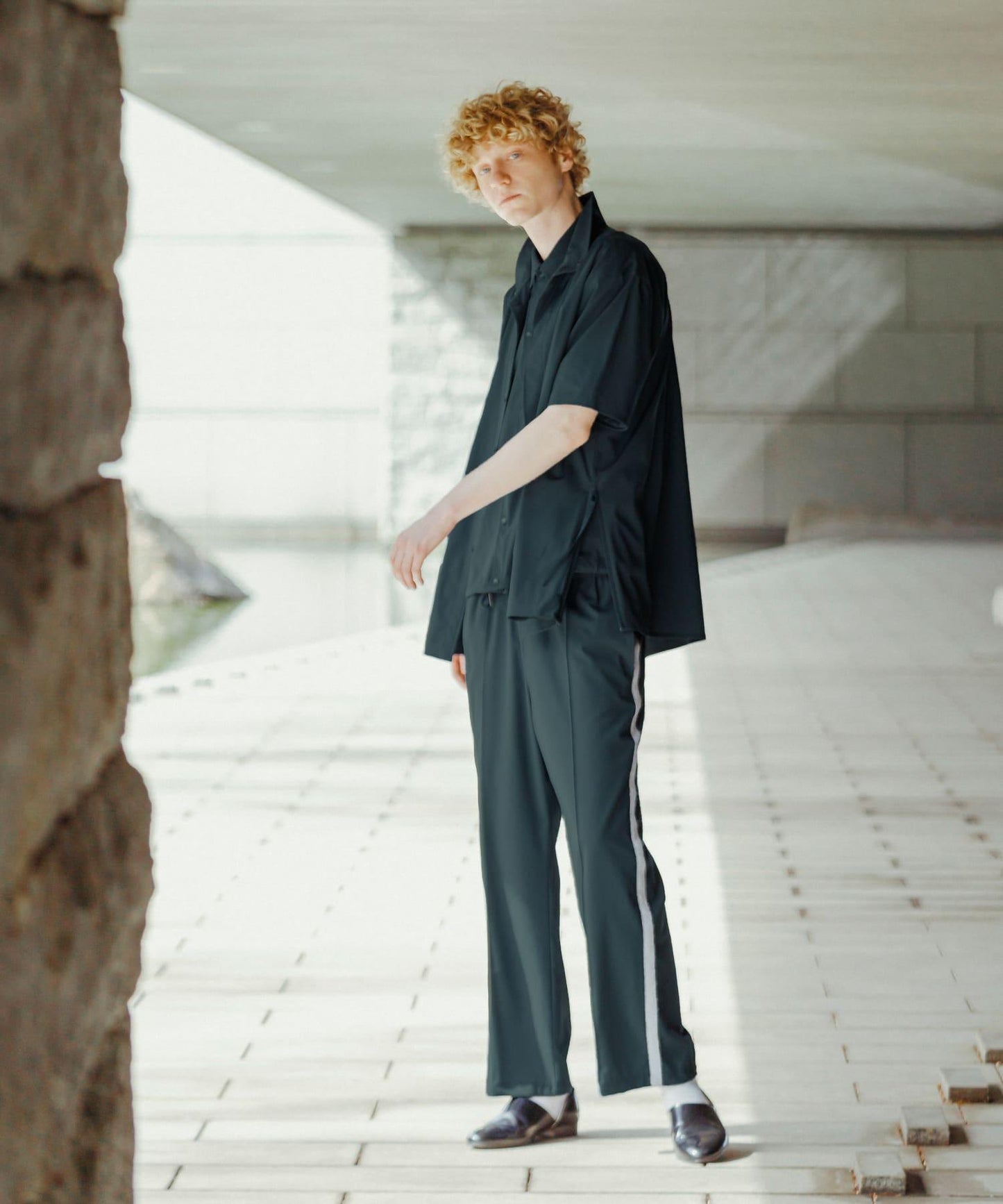 Uiscel 4向彈力側拉鍊寬鬆襯衫