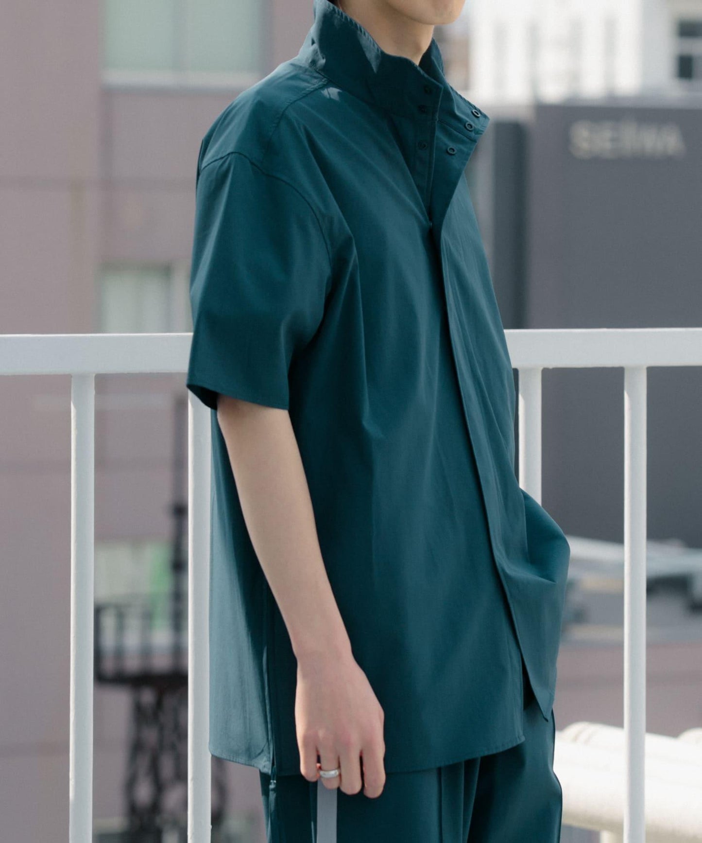 Uiscel 4向彈力側拉鍊寬鬆襯衫