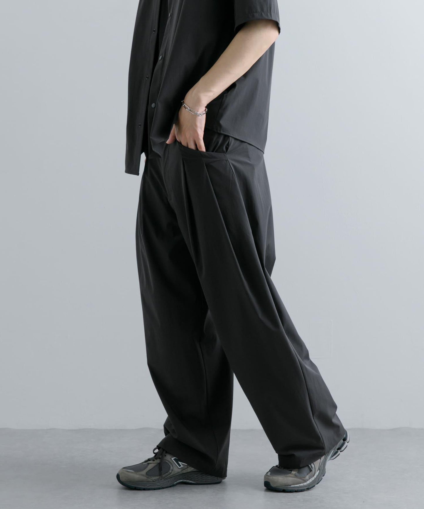 Uiscel 4向彈力雙褶寬腿褲