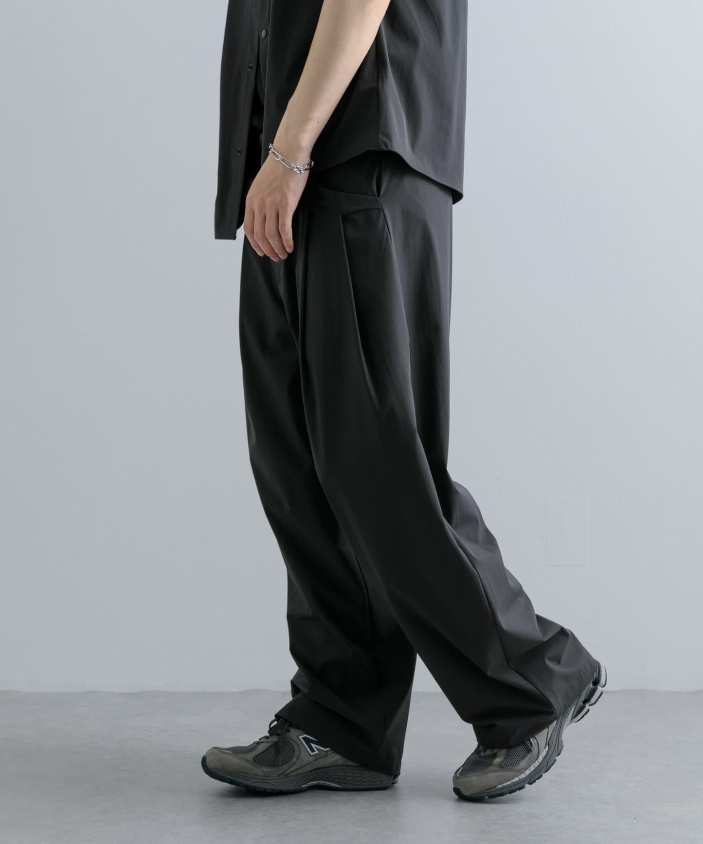 Uiscel 4向彈力雙褶寬腿褲