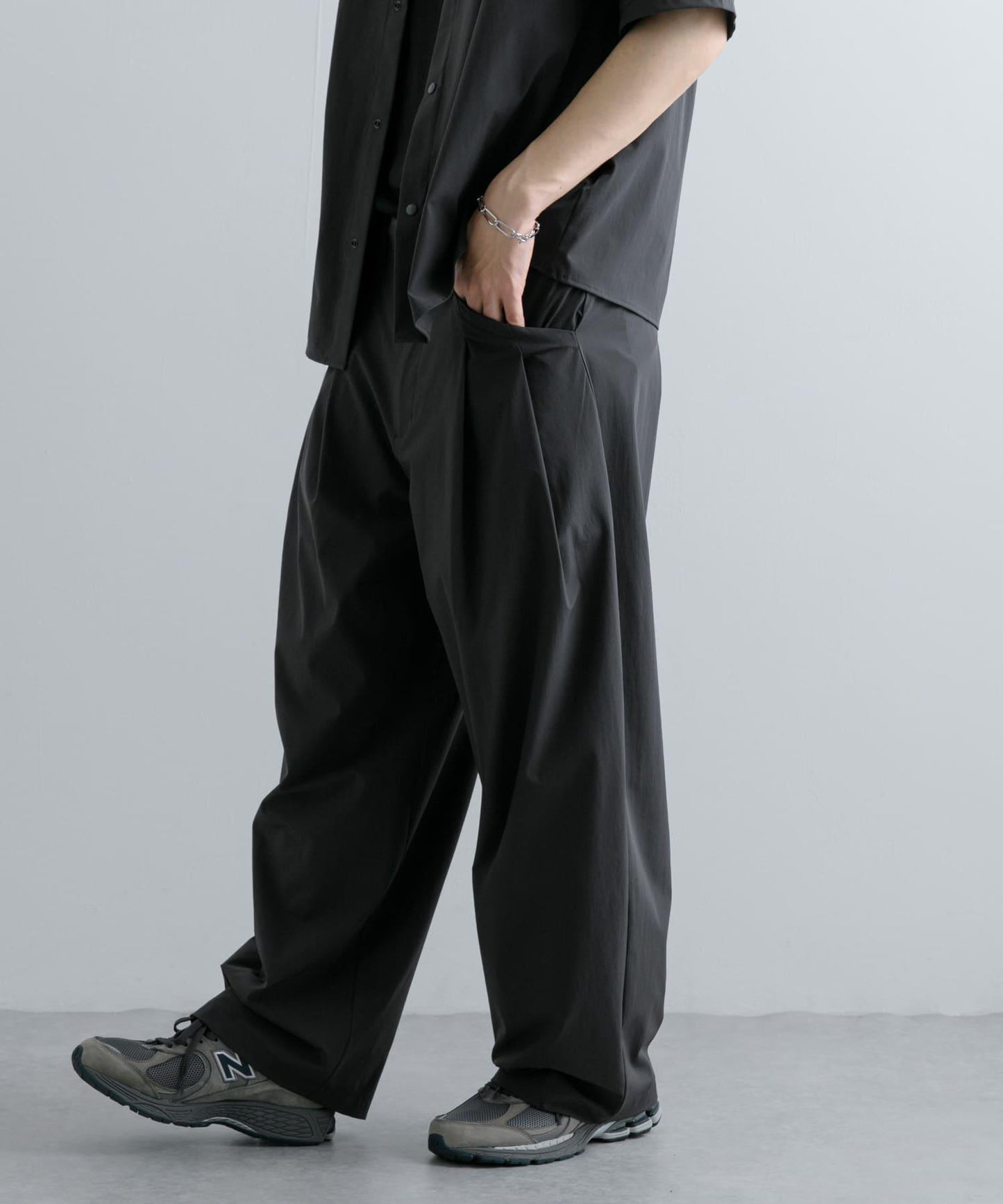 Uiscel 4向彈力雙褶寬腿褲