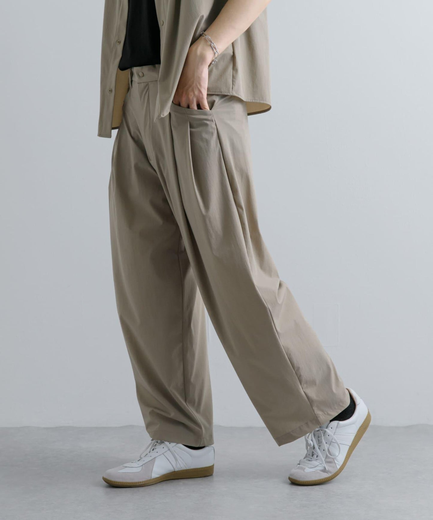 Uiscel 4向彈力雙褶寬腿褲