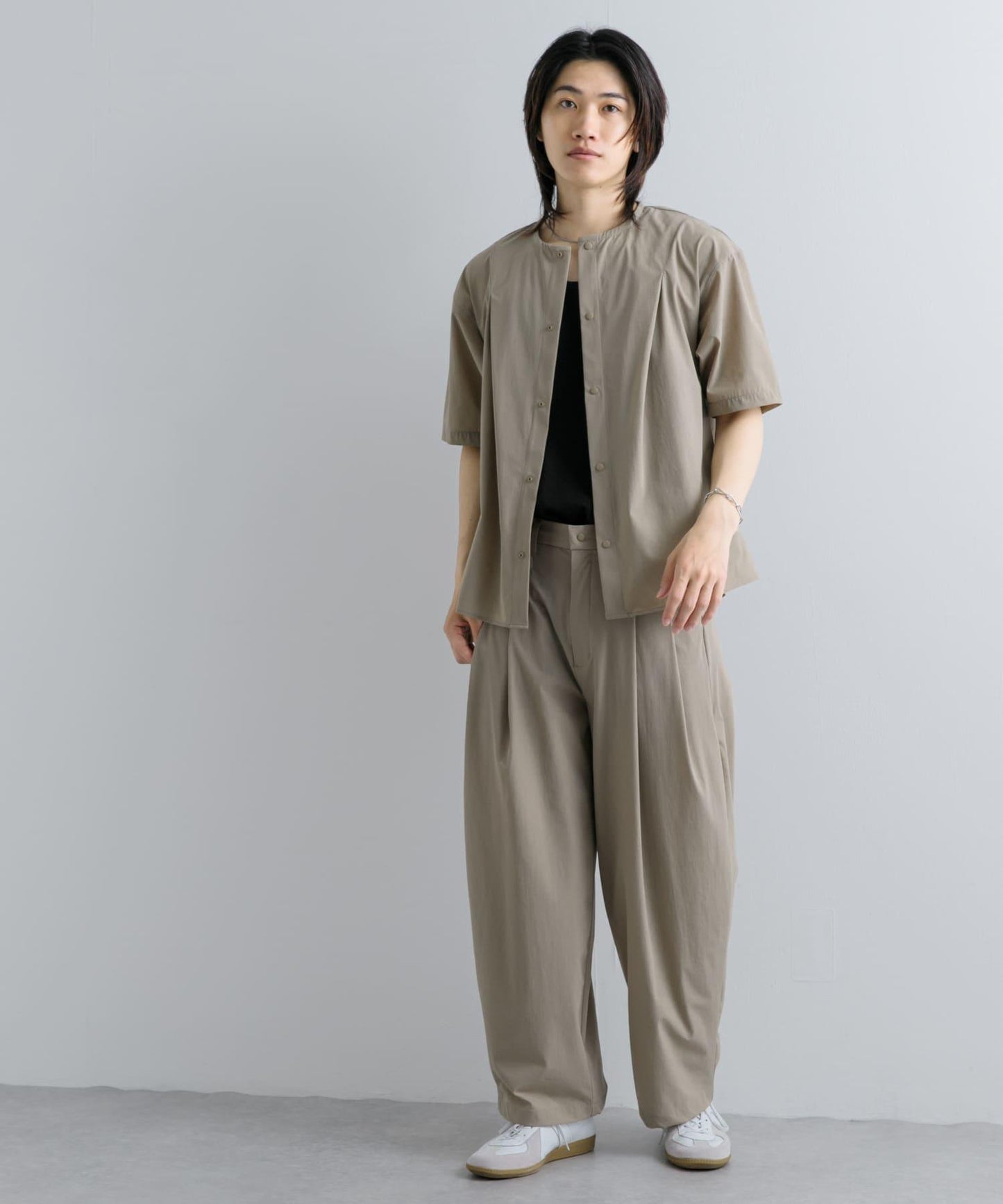 Uiscel 4向彈力褶皺無領五分袖襯衫