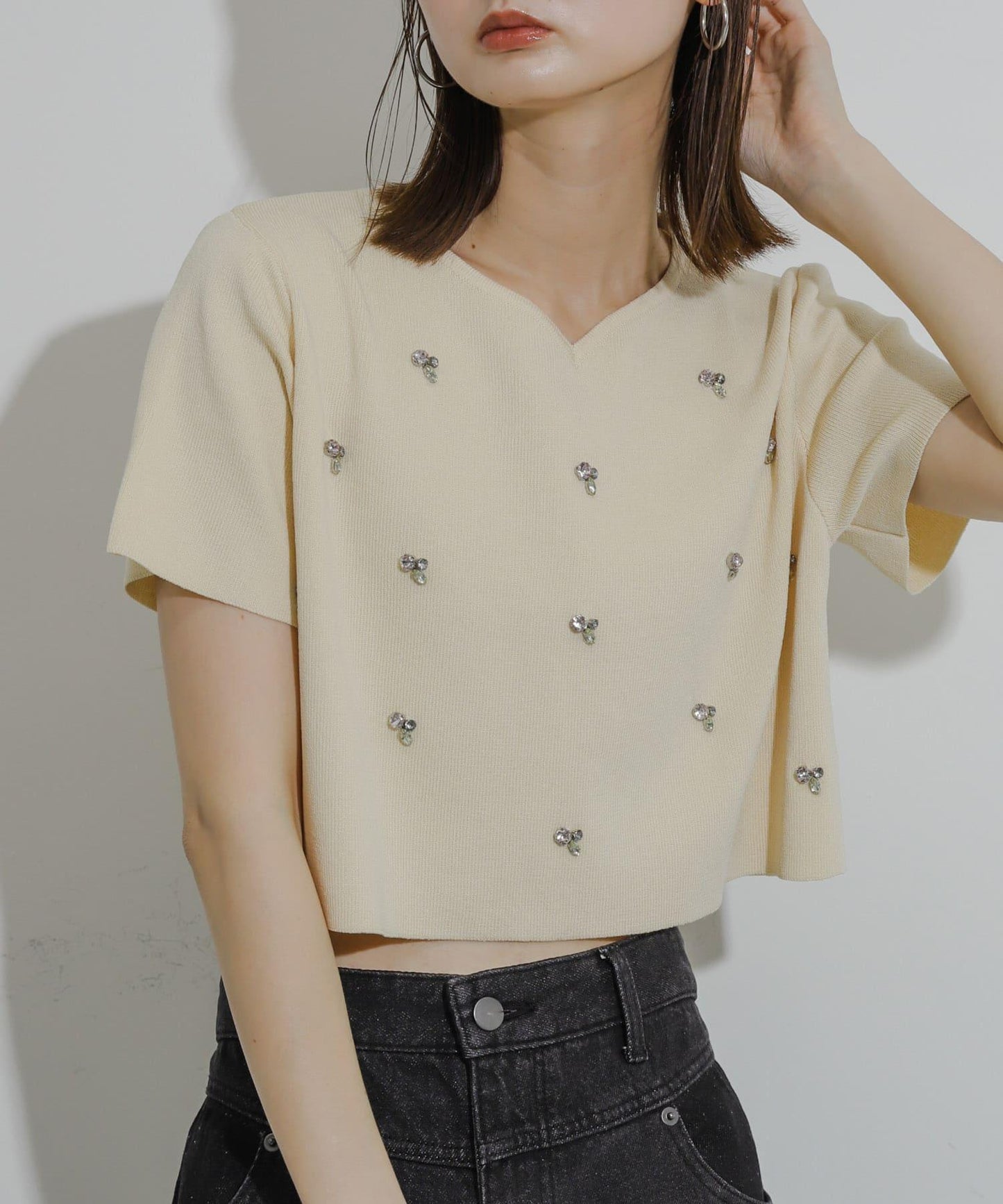 心形領口鑲鑽毛衣