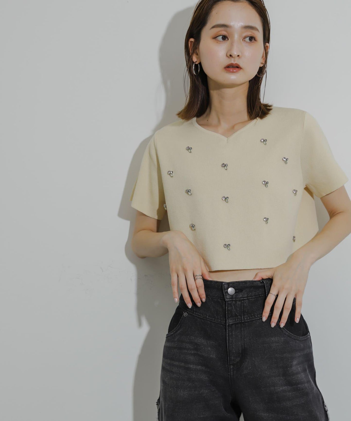 心形領口鑲鑽毛衣