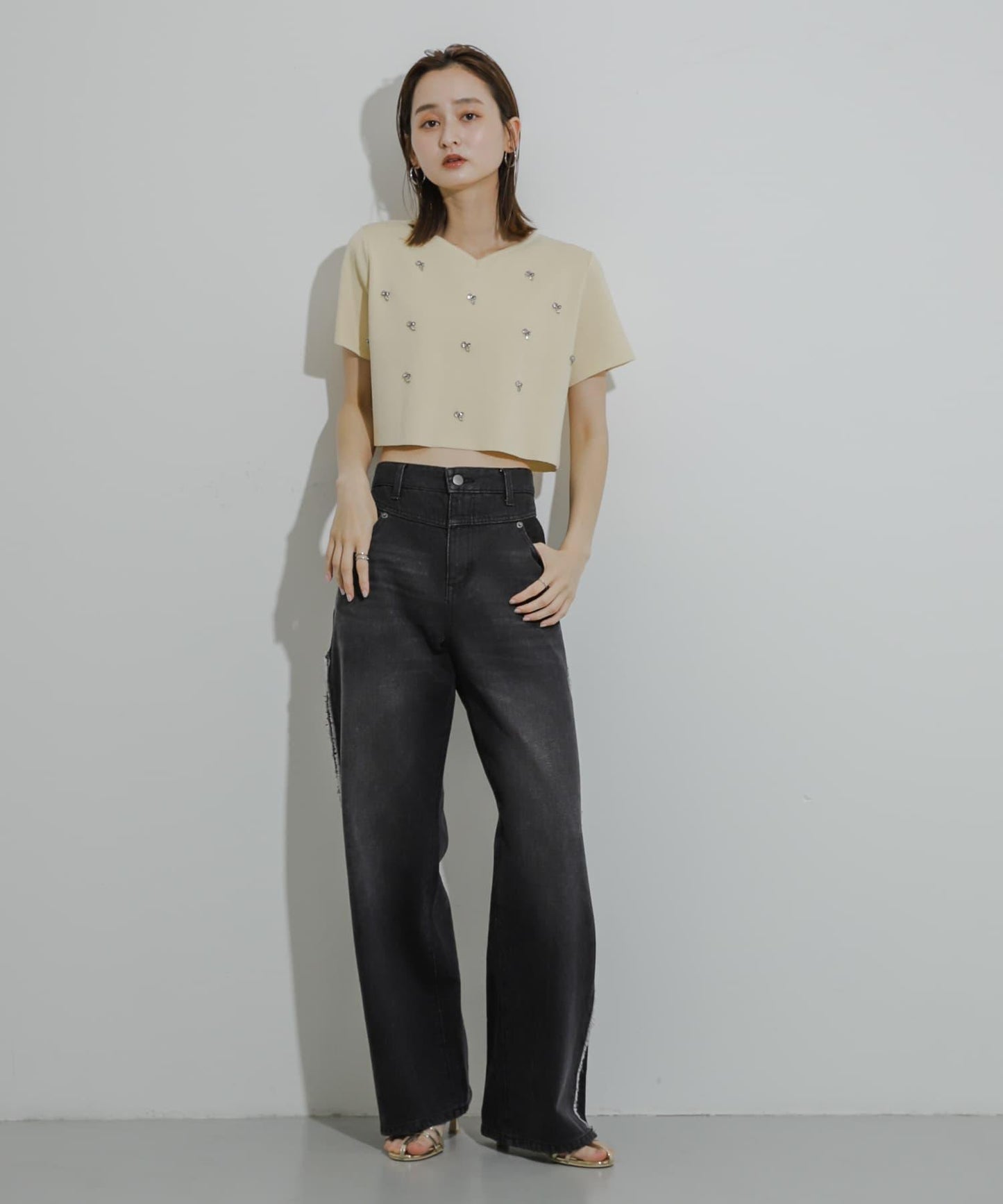 心形領口鑲鑽毛衣