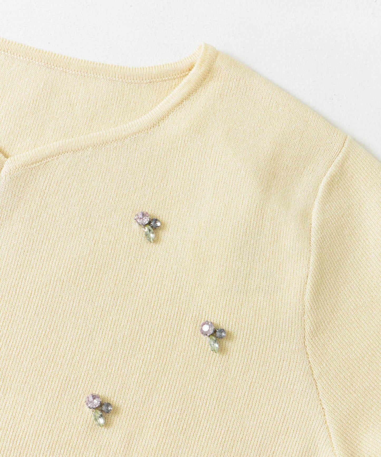 心形領口鑲鑽毛衣