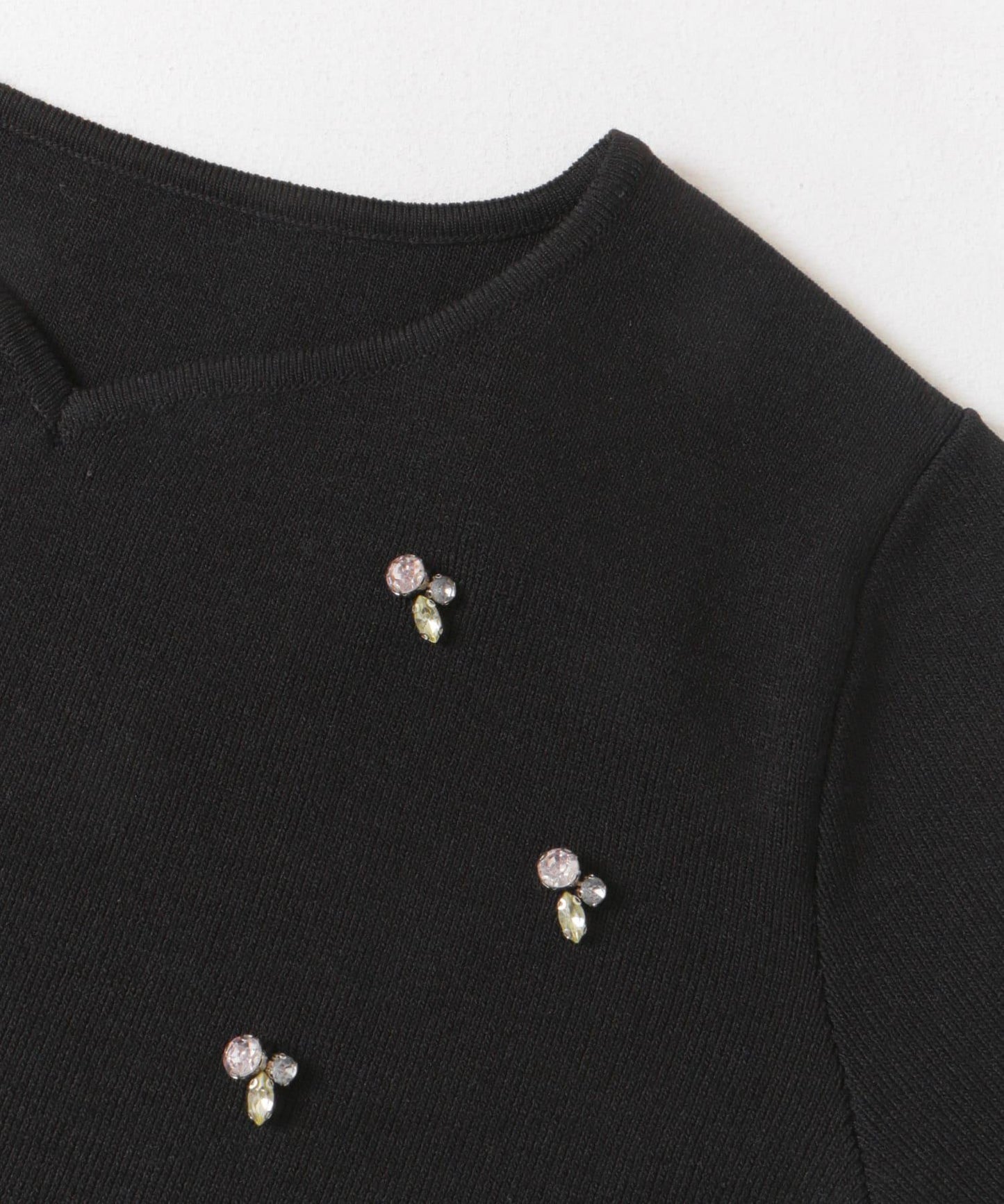 心形領口鑲鑽毛衣