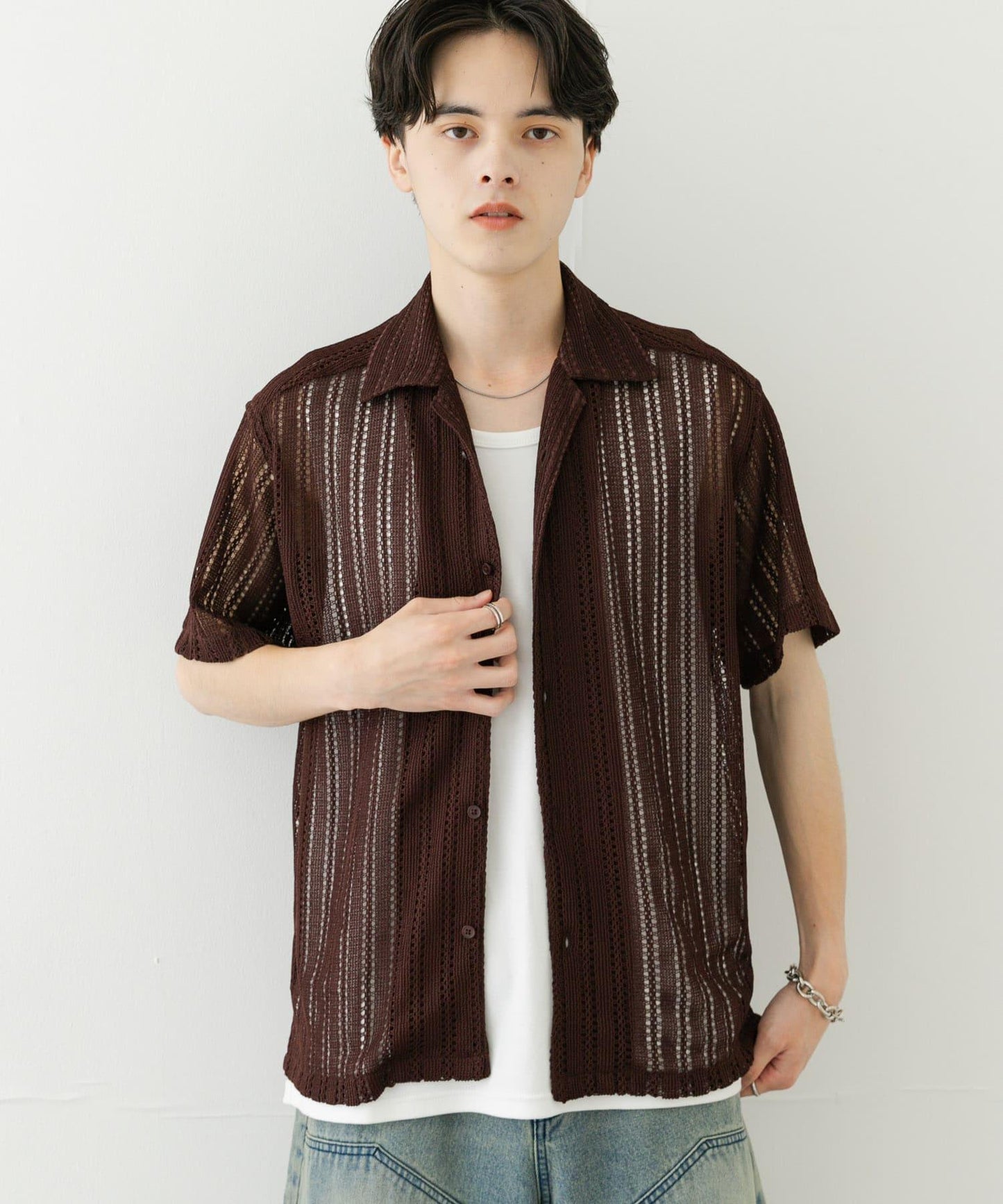 中性款拼色蕾絲開領短袖襯衫