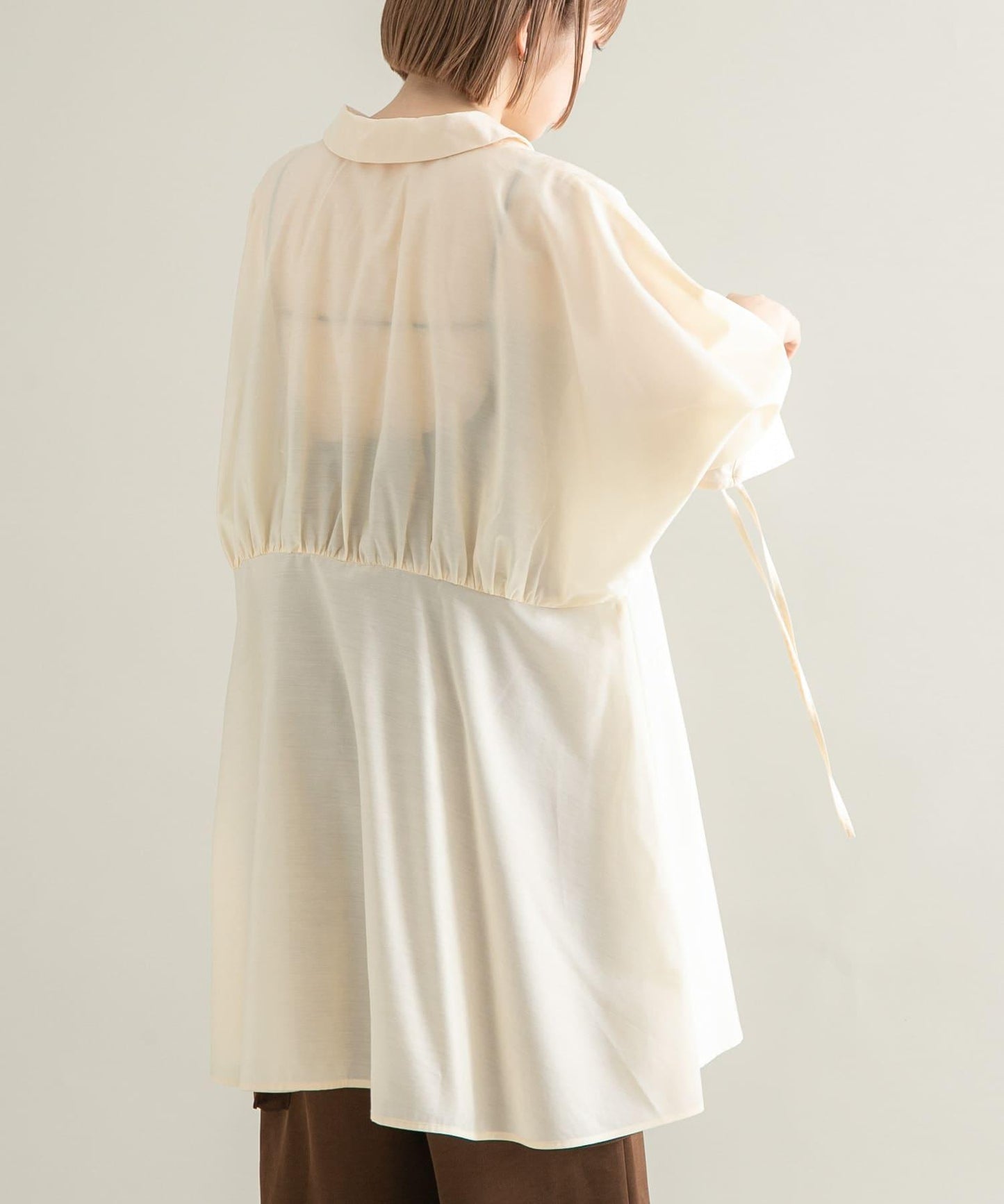 曲線褶皺迷你連衣裙