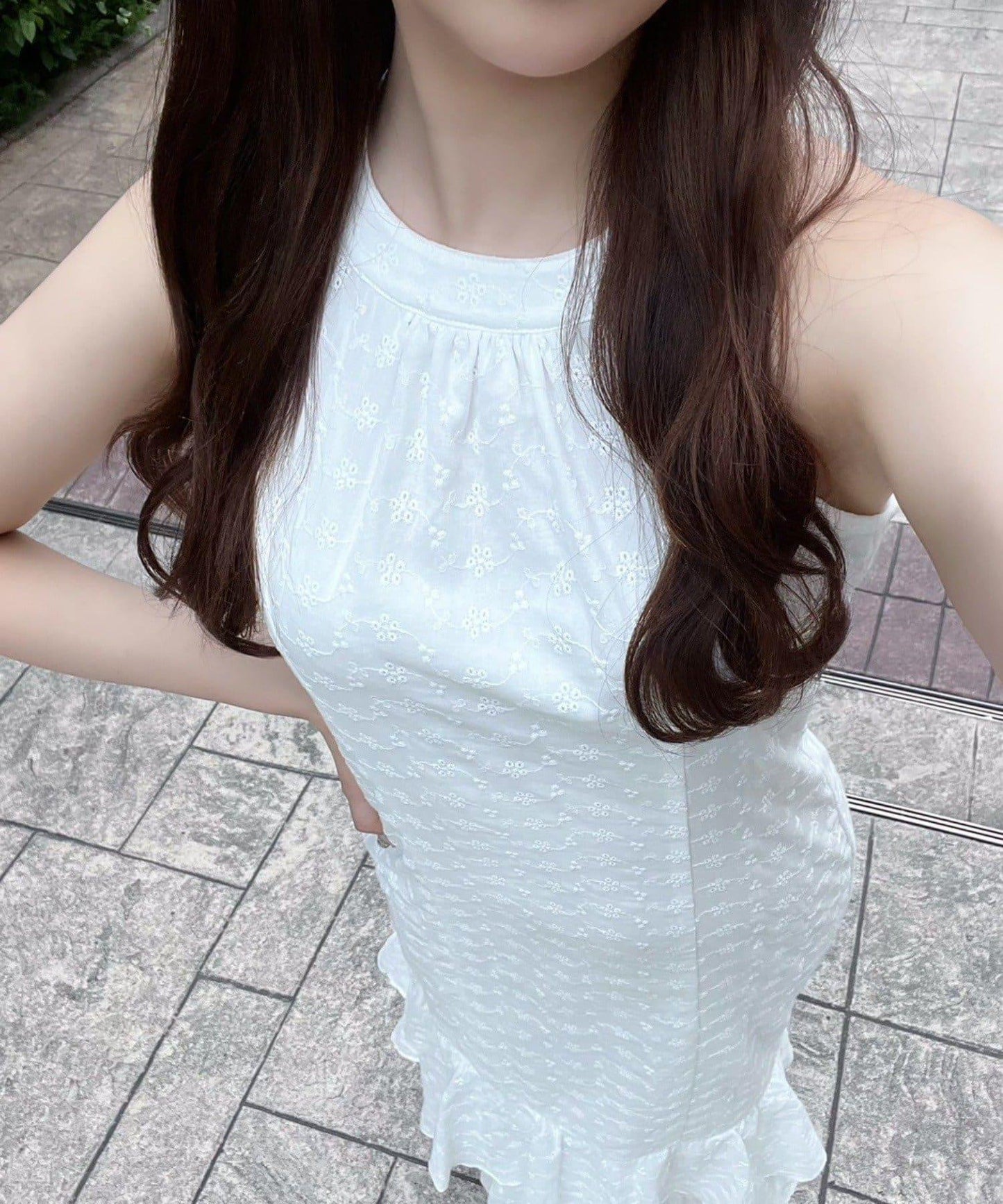 蜜糖色露肩長裙