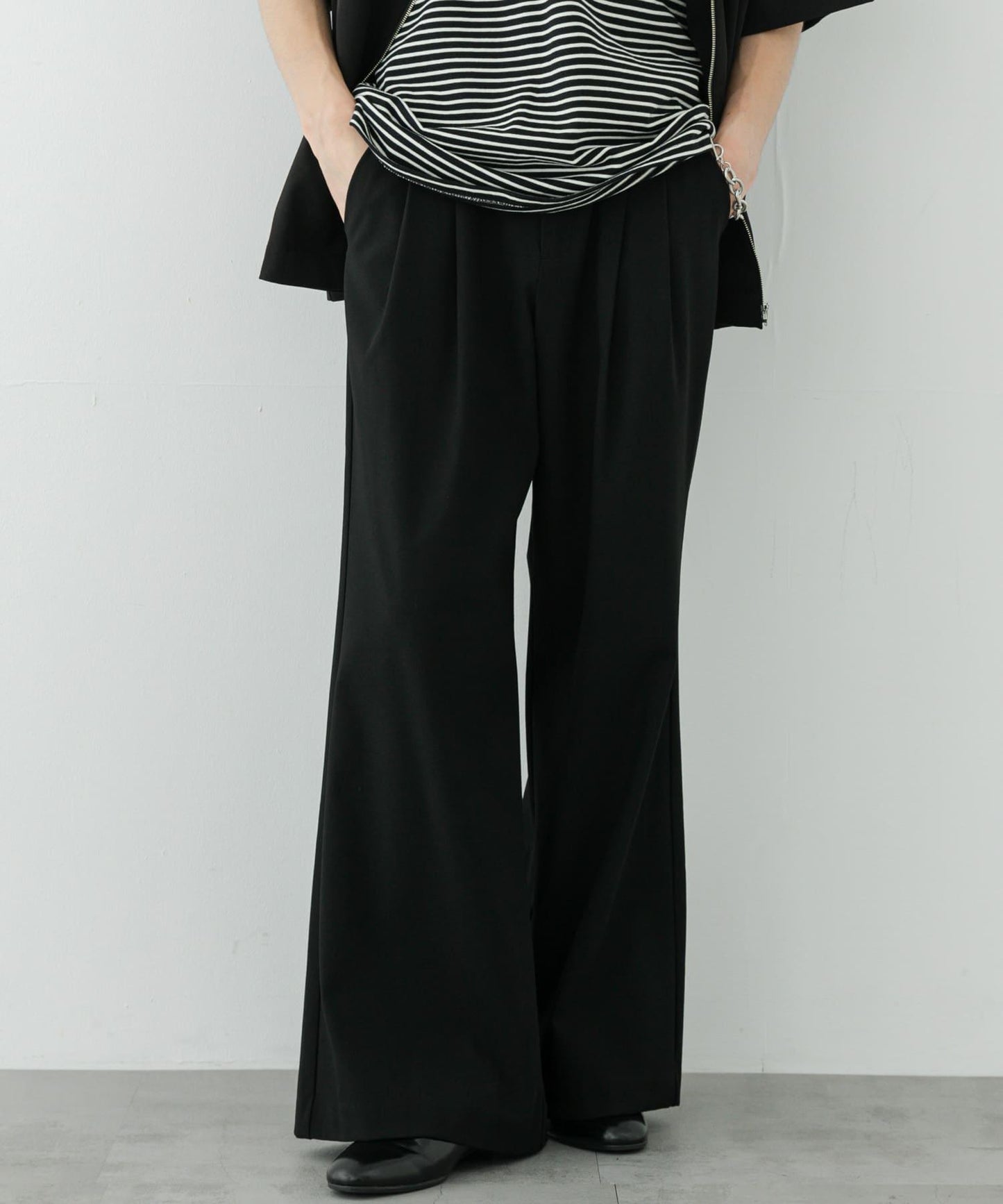 2褶寬鬆喇叭西裝褲