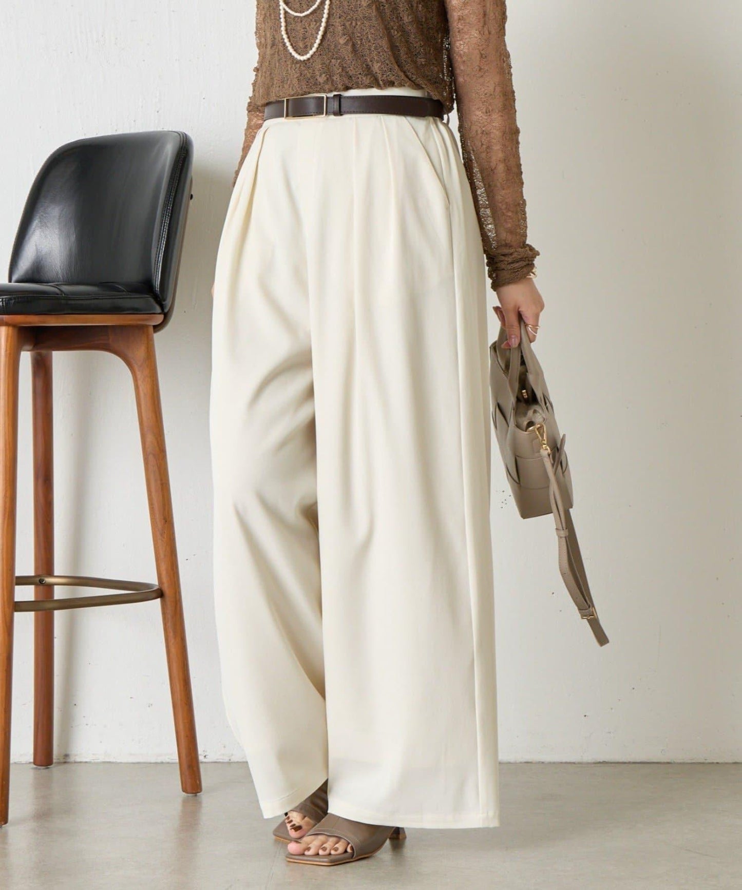 帶褶皺設計的寬鬆長褲