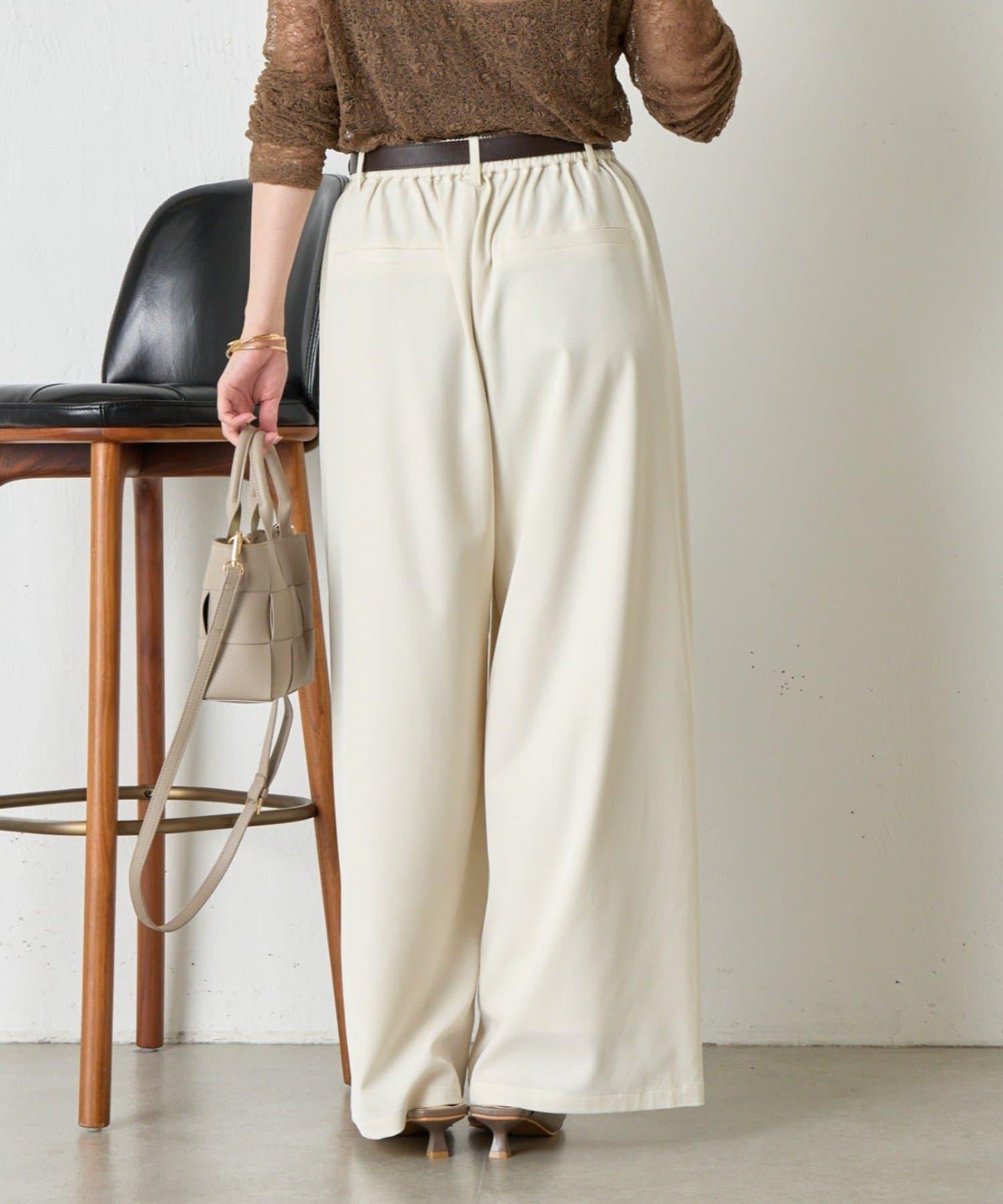 帶褶皺設計的寬鬆長褲
