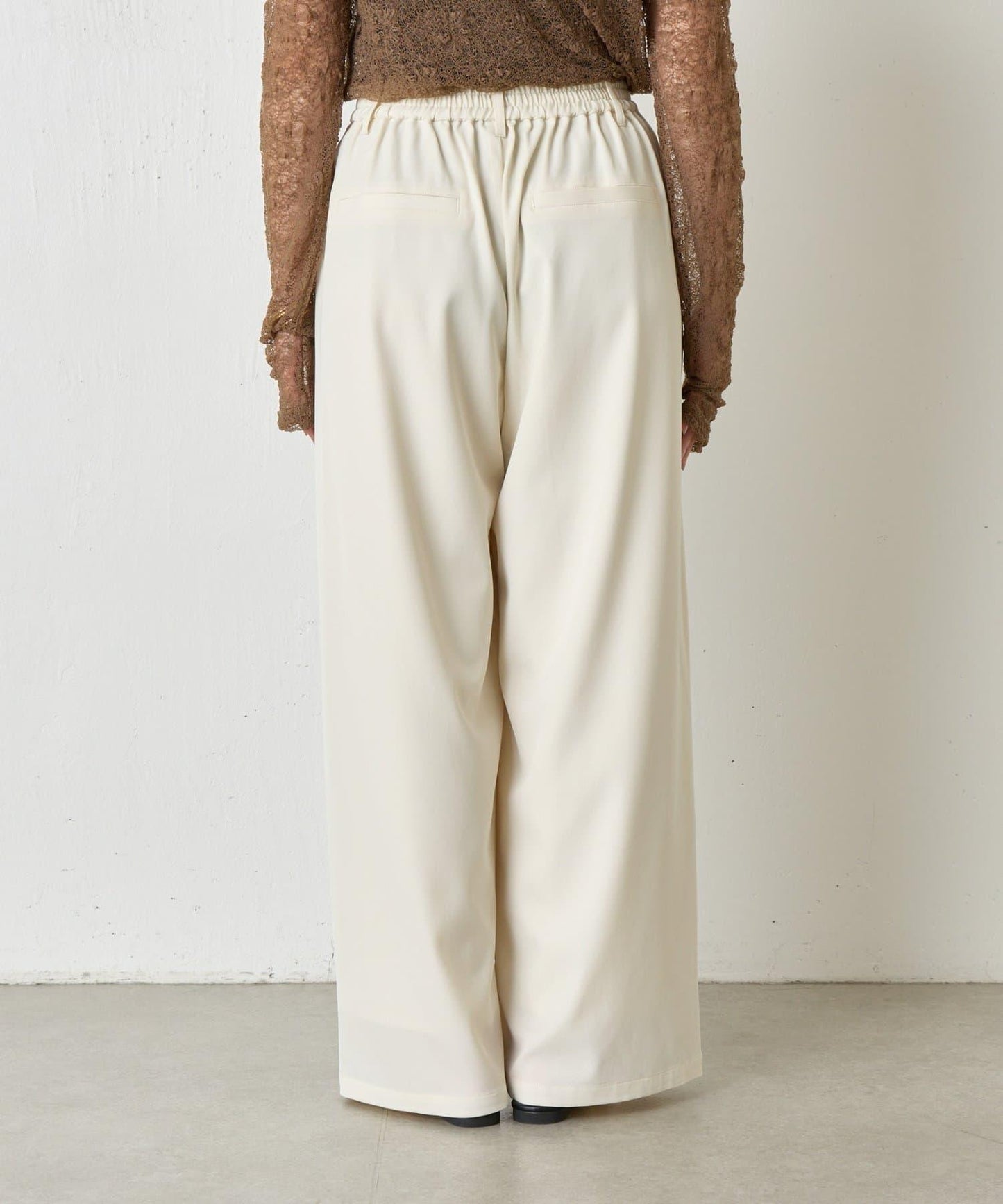 帶褶皺設計的寬鬆長褲