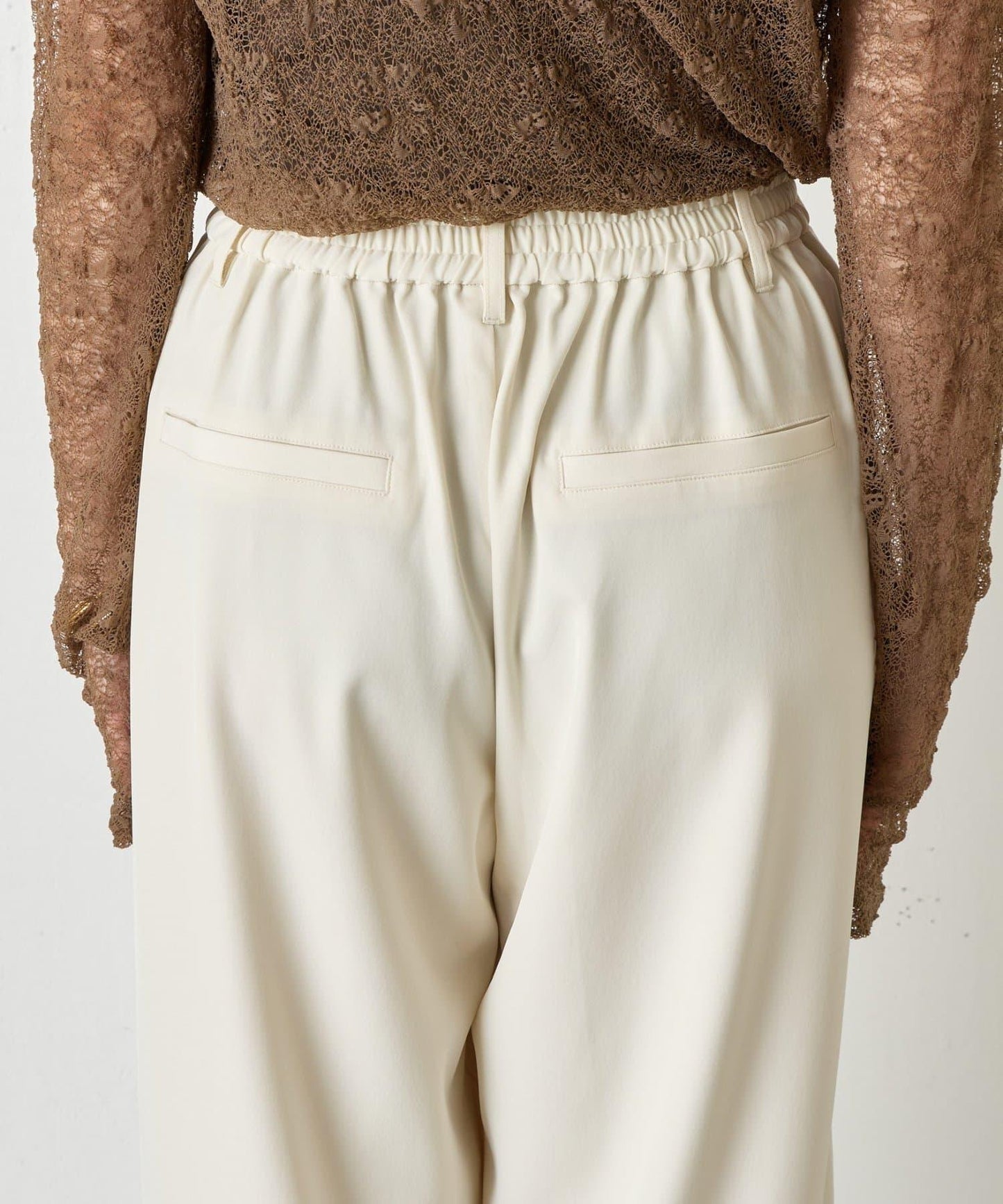 帶褶皺設計的寬鬆長褲