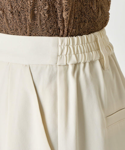 帶褶皺設計的寬鬆長褲