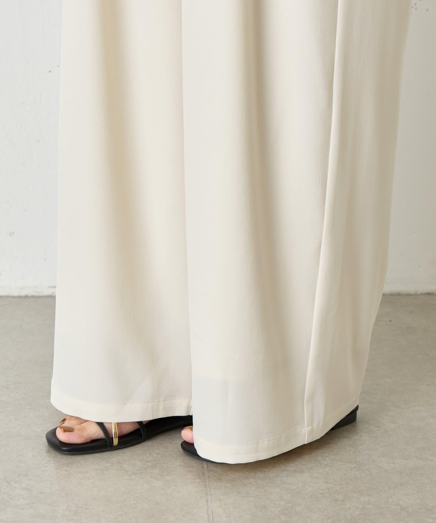 帶褶皺設計的寬鬆長褲