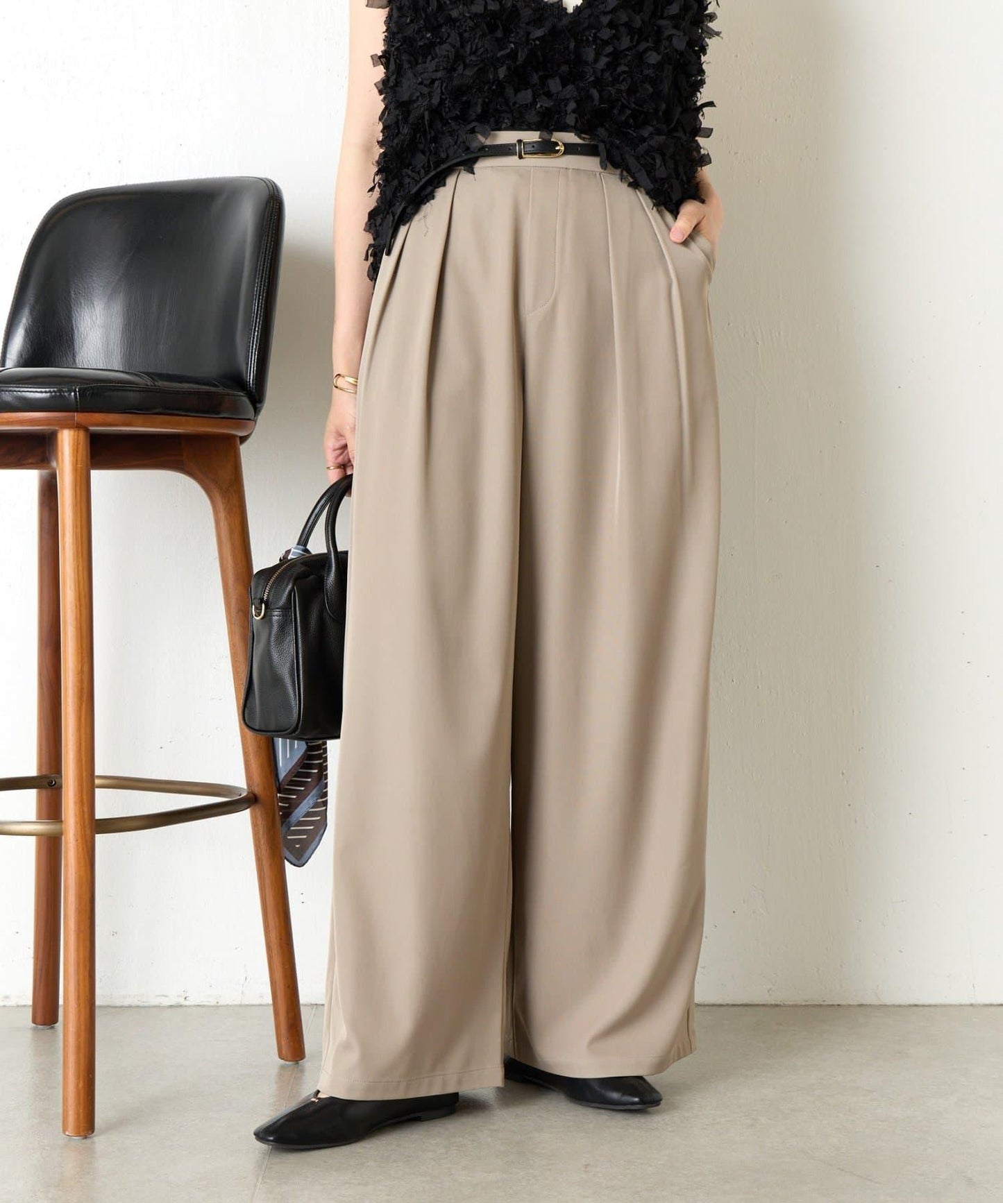 帶褶皺設計的寬鬆長褲
