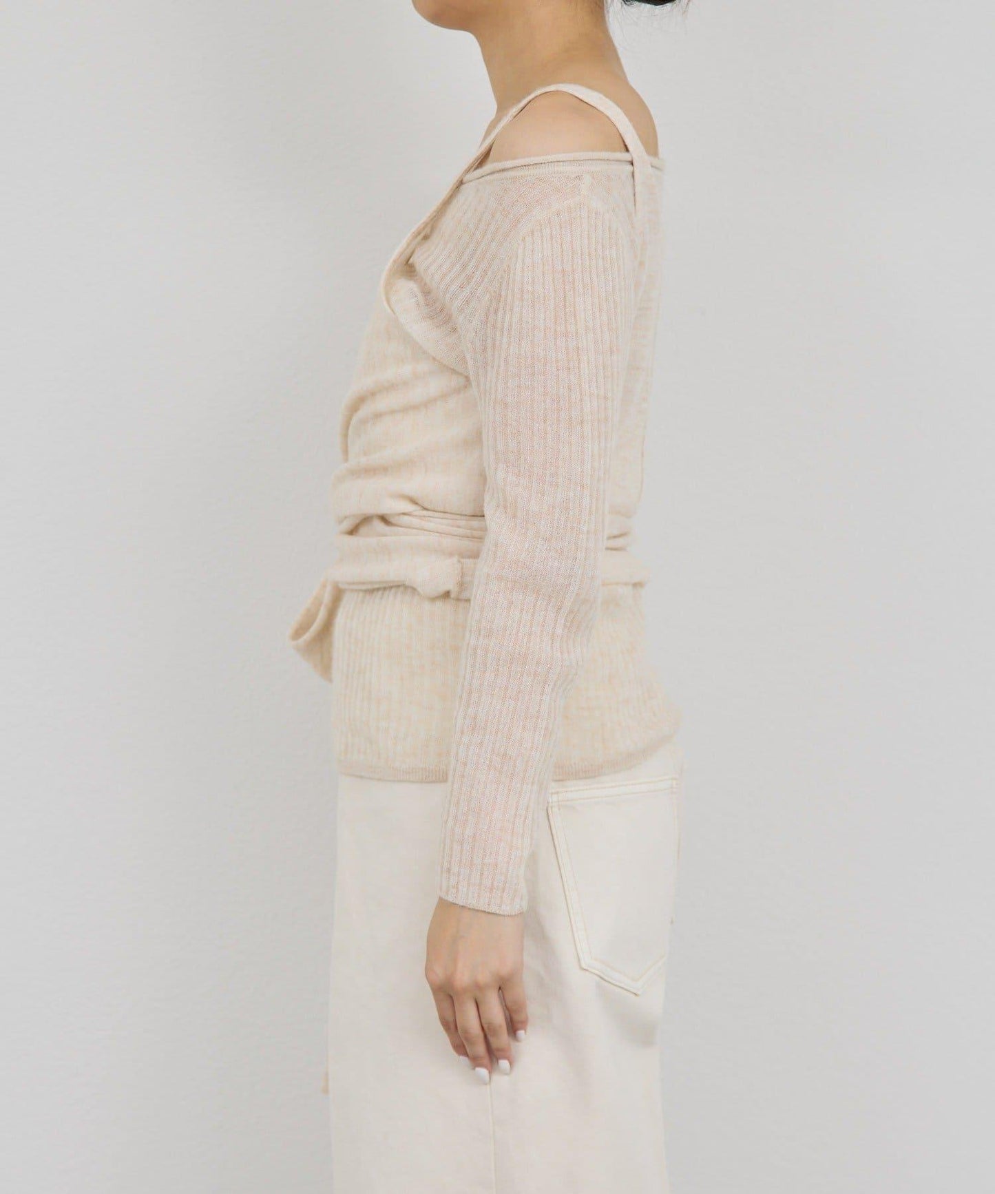 【套裝搭配】交叉領針織衫