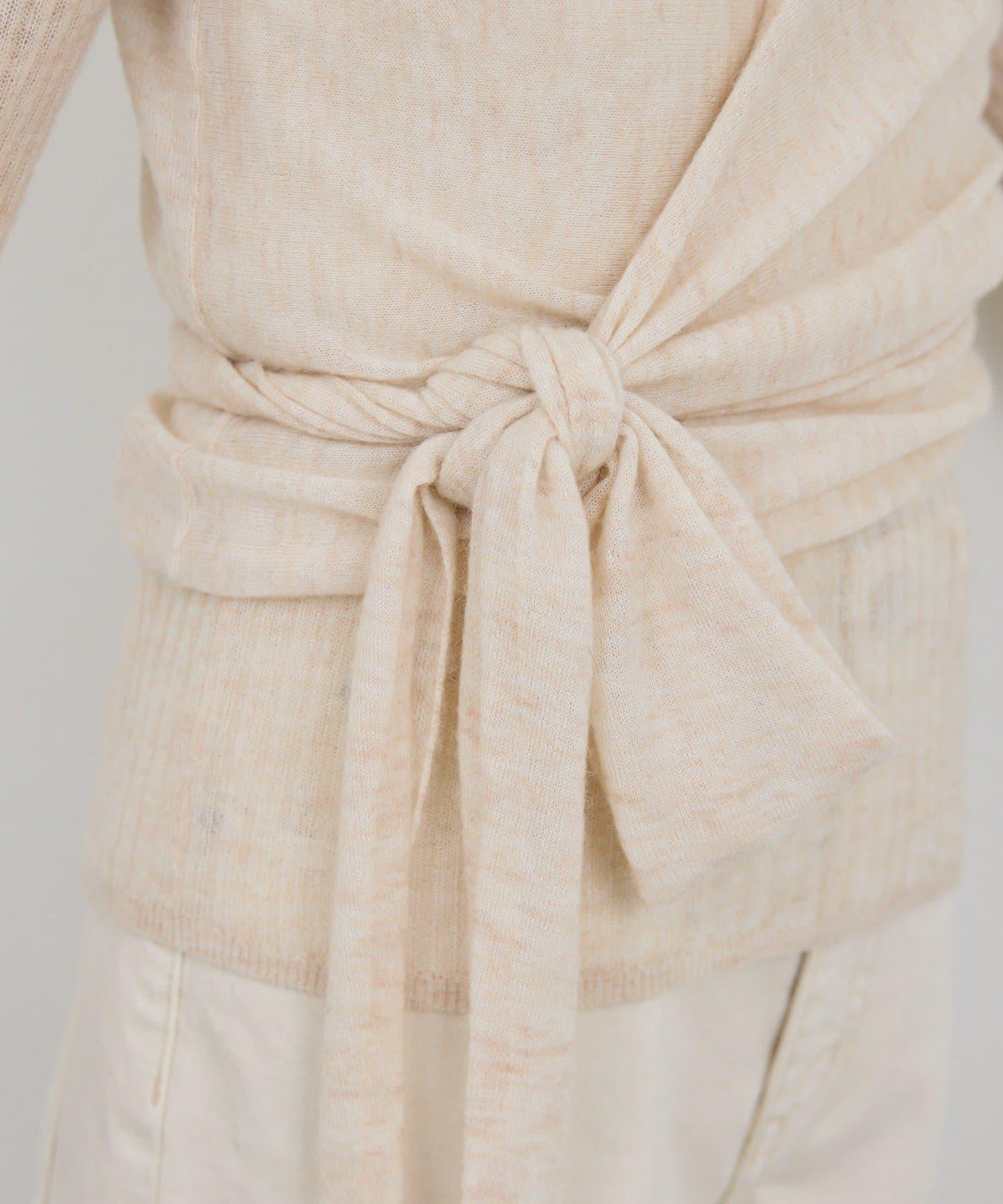 【套裝搭配】交叉領針織衫