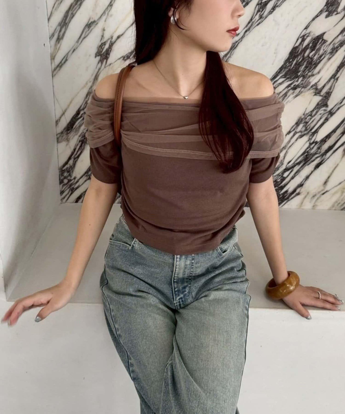 【一件接一件】露肩上衣