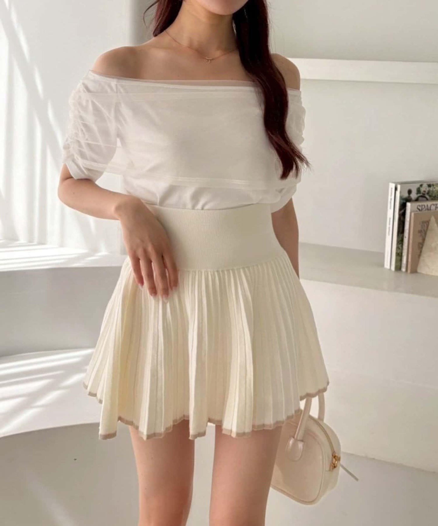 【一件接一件】露肩上衣