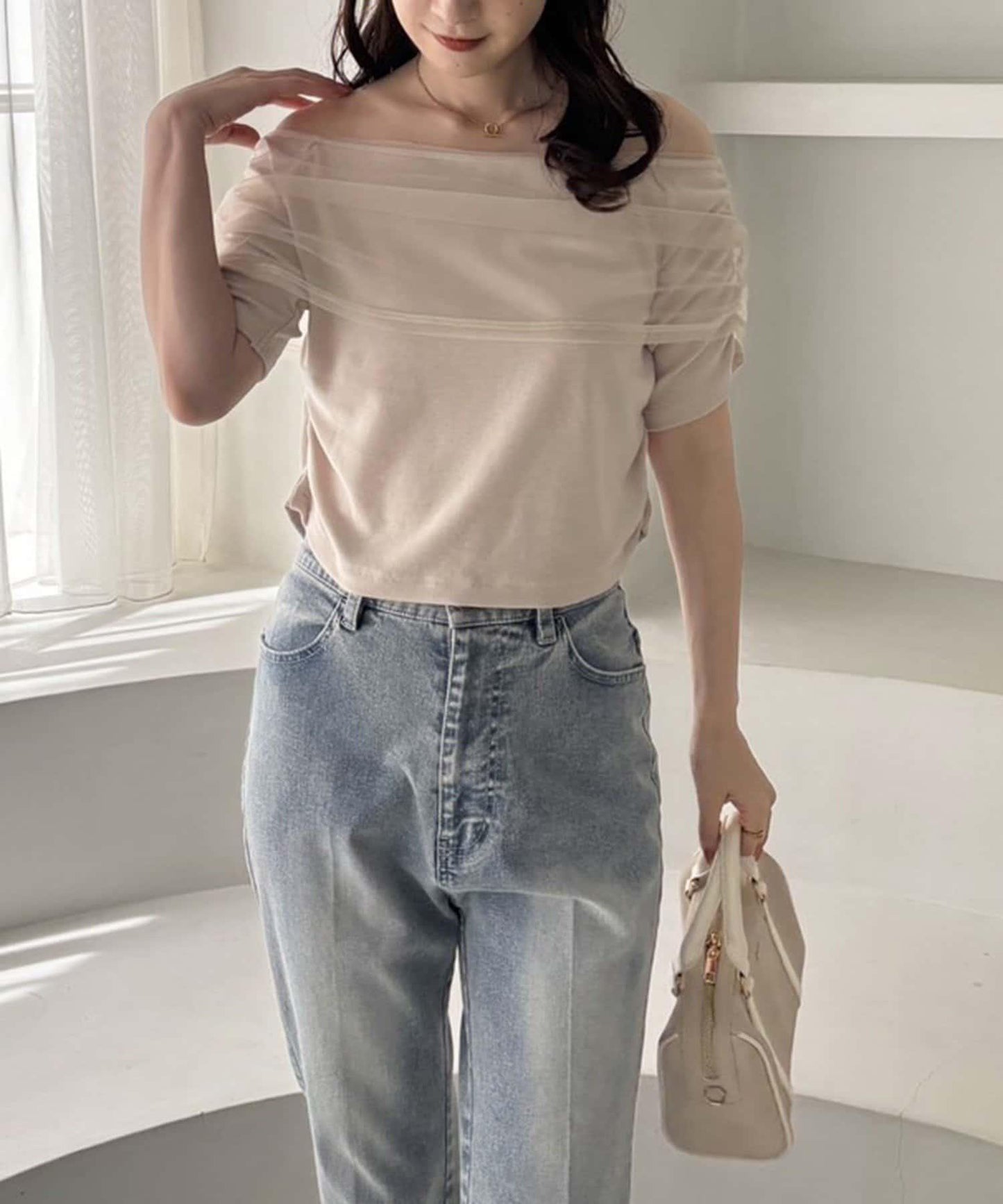 【一件接一件】露肩上衣