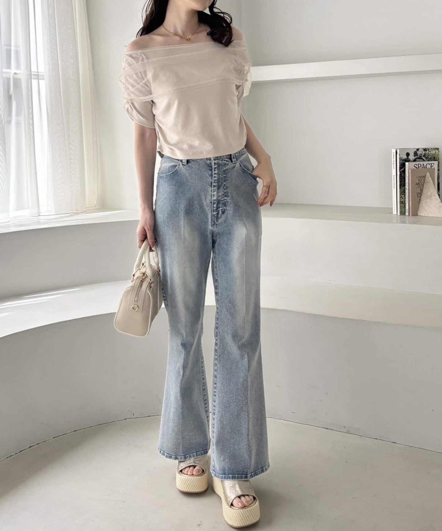 【一件接一件】露肩上衣