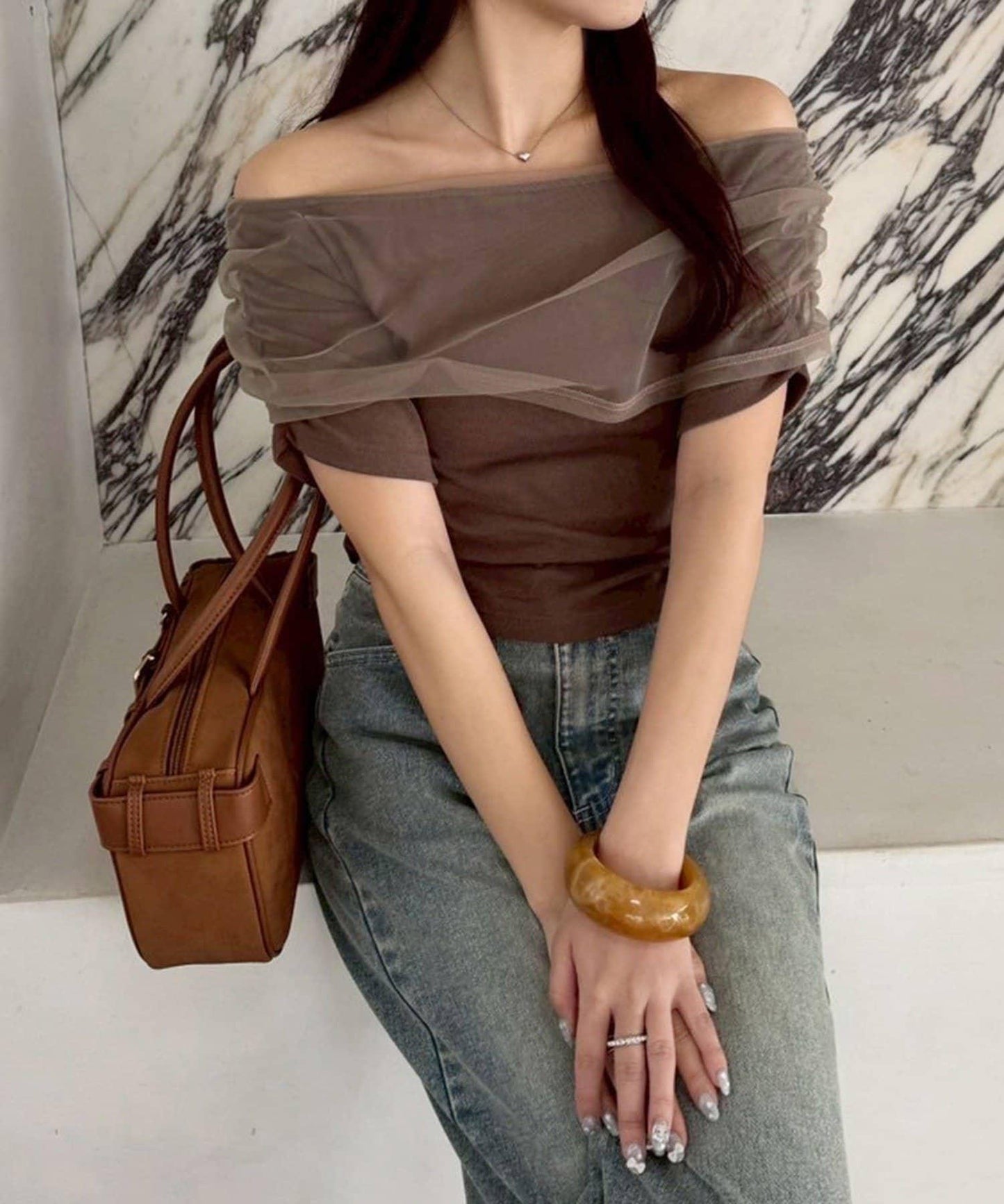 【一件接一件】露肩上衣