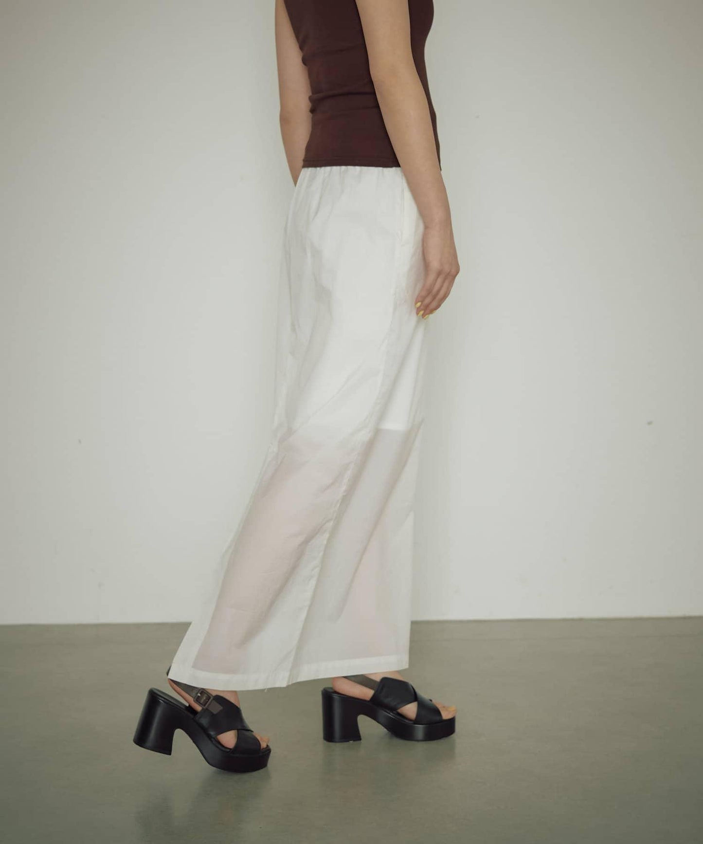 【自然風】透明尼龍緊身裙