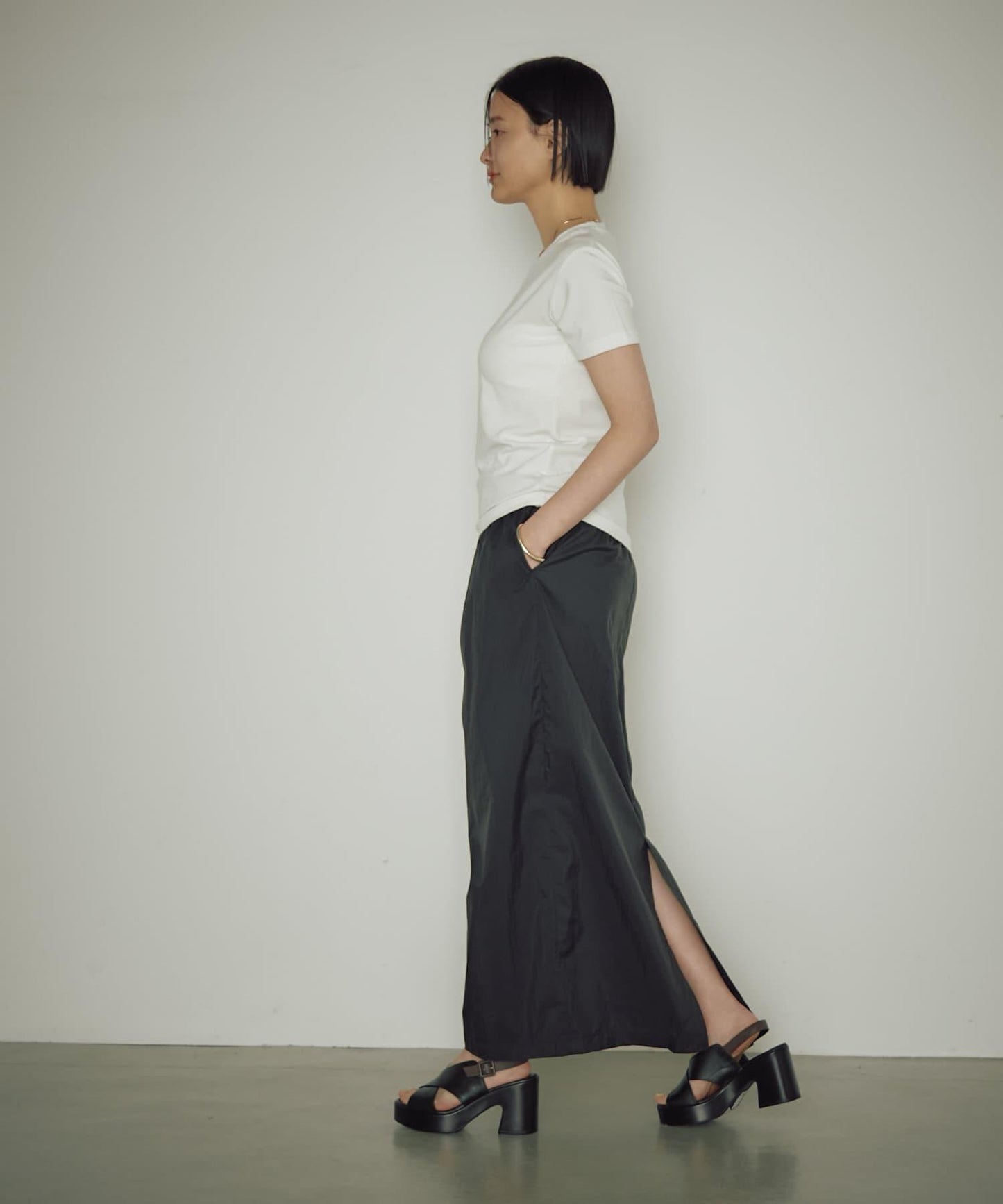 【自然風】透明尼龍緊身裙