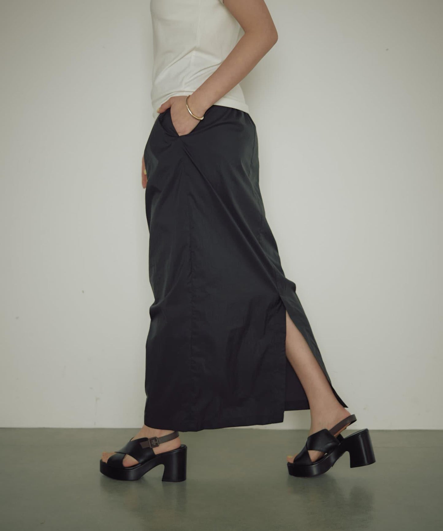 【自然風】透明尼龍緊身裙