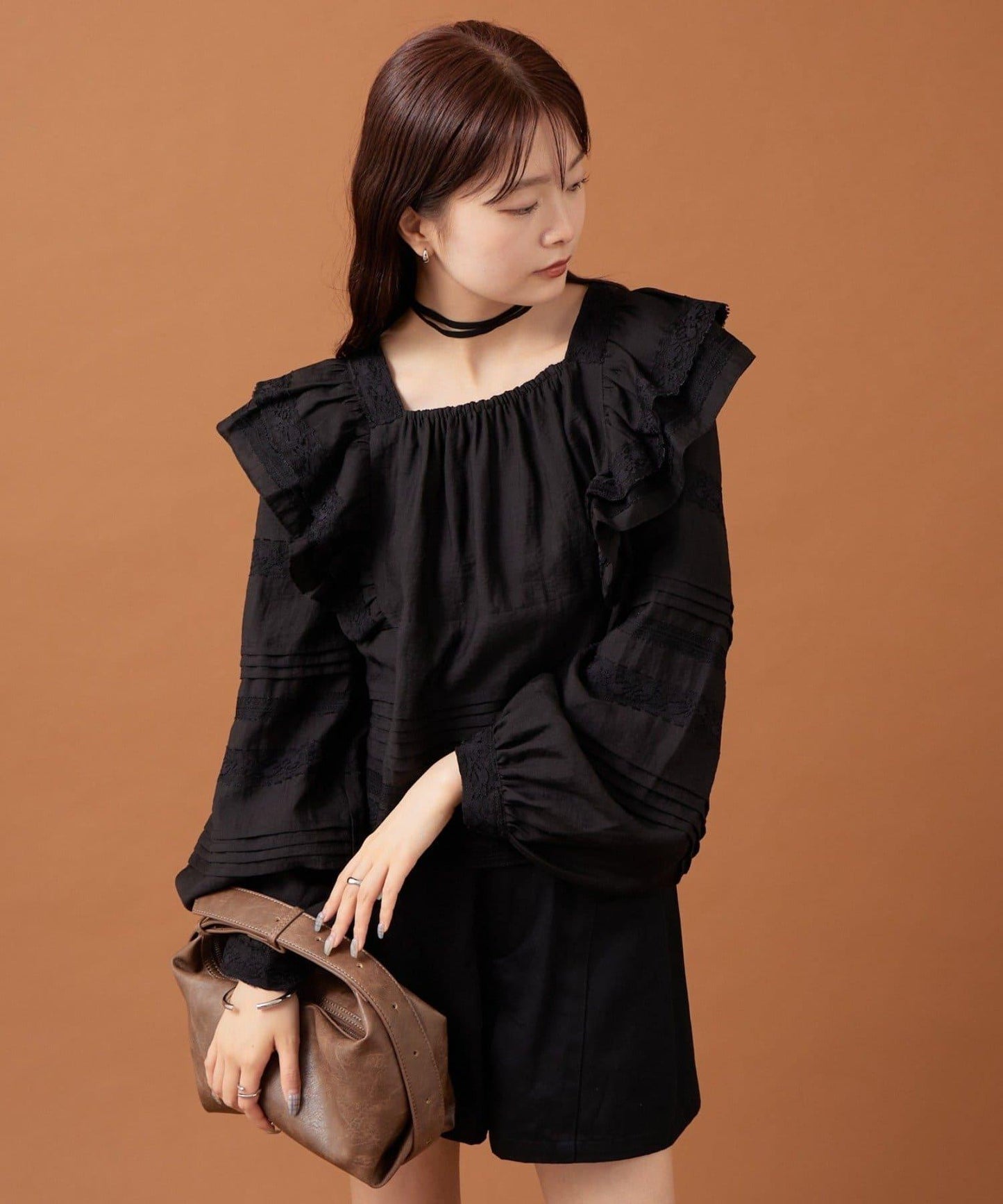 【mystic】荷葉邊肩部襯衫