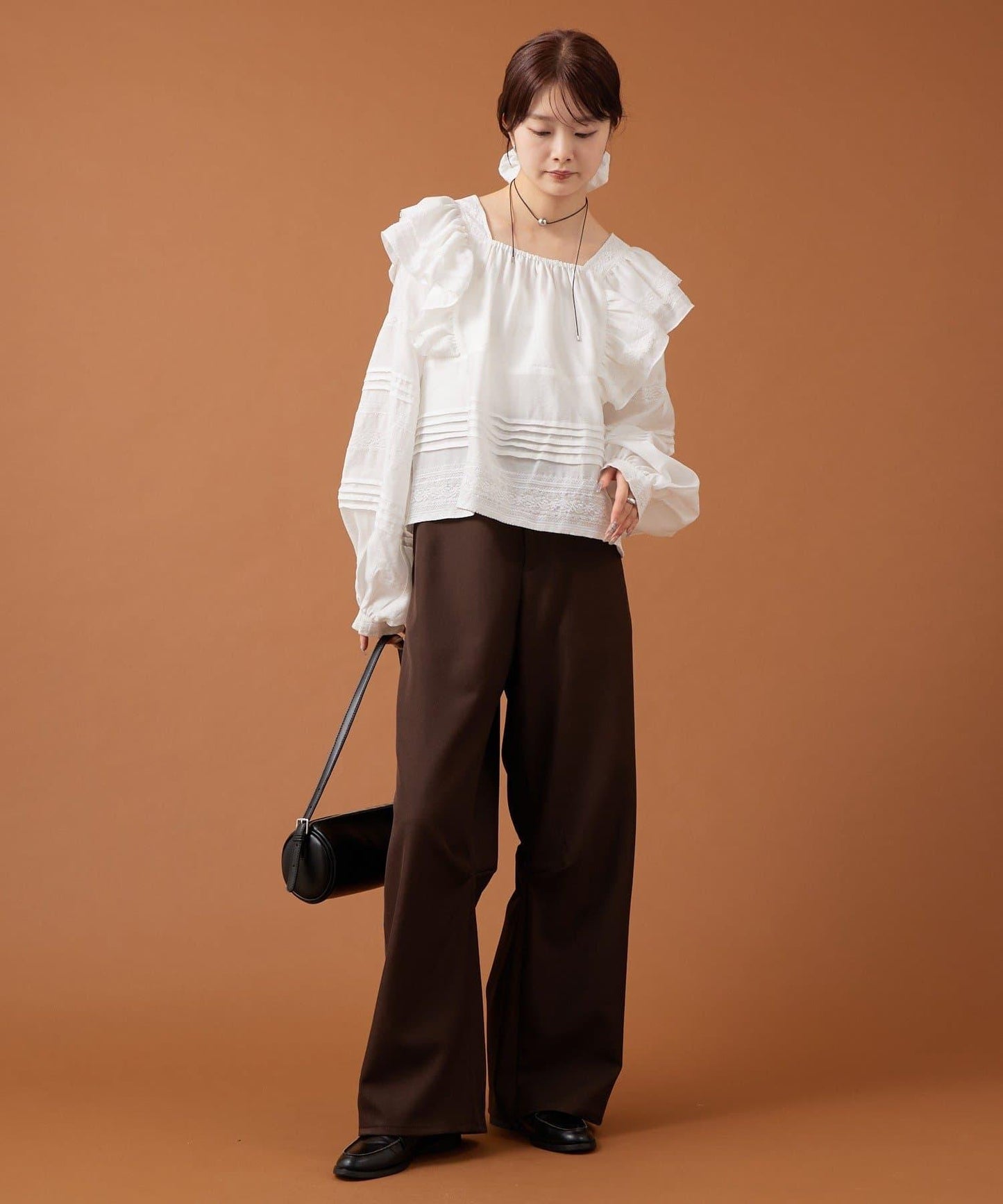 【mystic】荷葉邊肩部襯衫