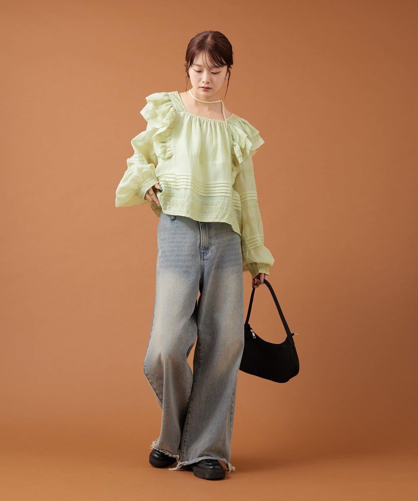 【mystic】荷葉邊肩部襯衫