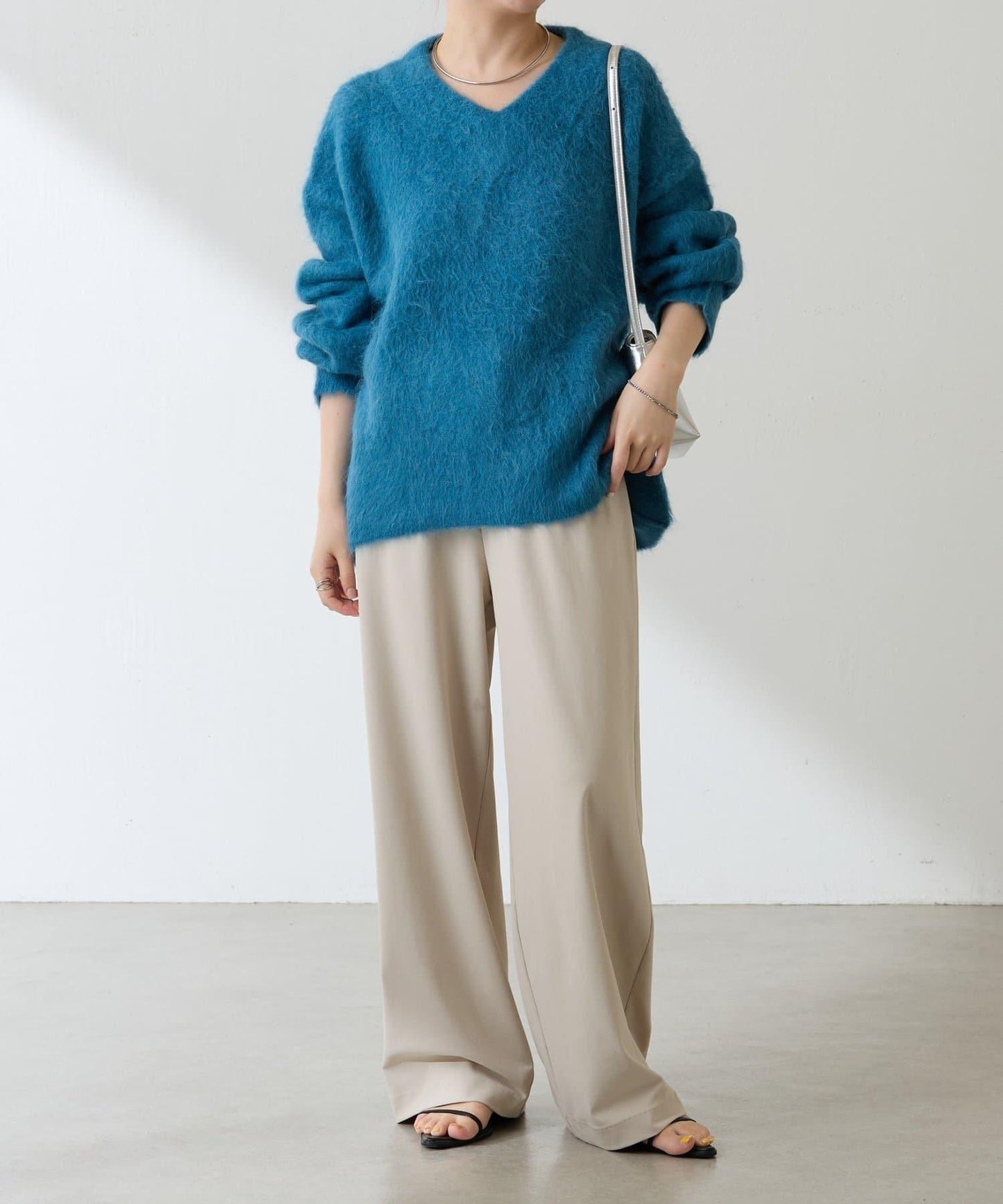 羊駝混紡V領針織衫