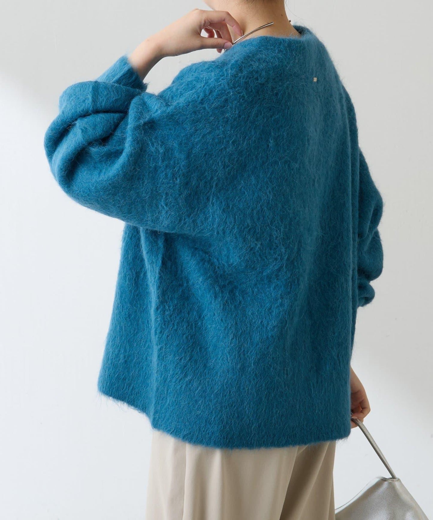 羊駝混紡V領針織衫