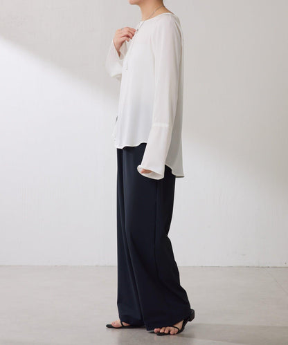 【搭配利器/分層單品】袖口喇叭緞面襯衫