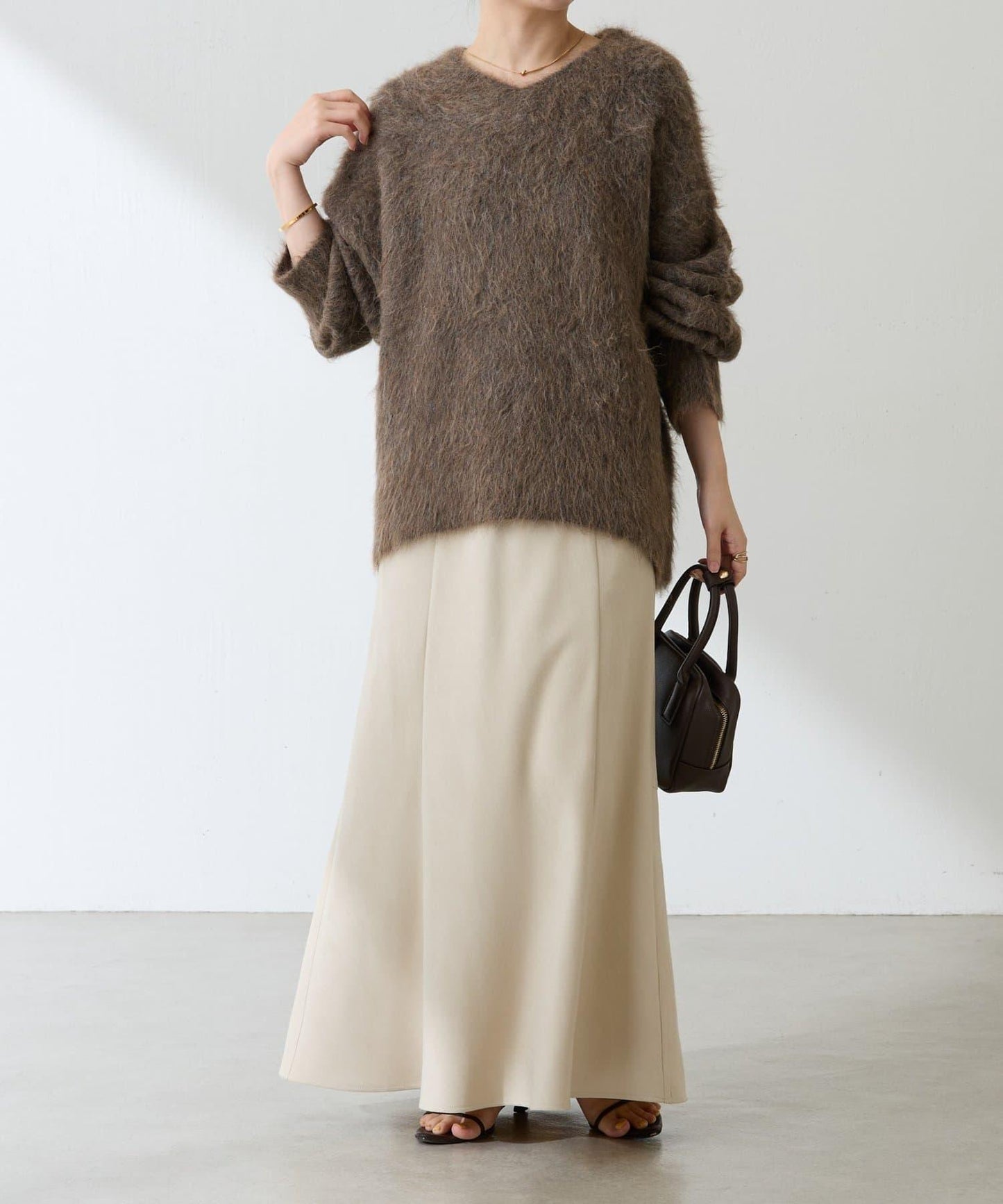 羊駝混紡V領針織衫