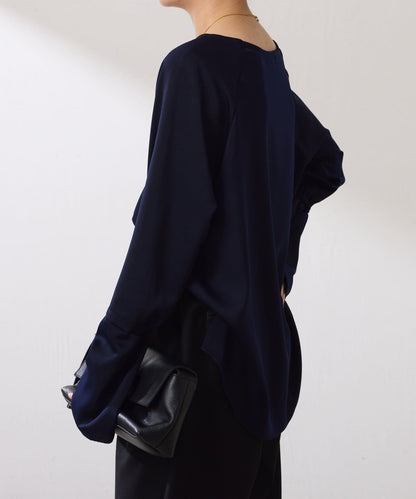 【搭配利器/分層單品】袖口喇叭緞面襯衫