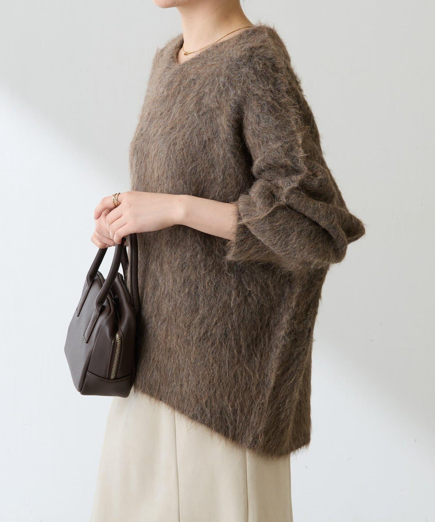 羊駝混紡V領針織衫