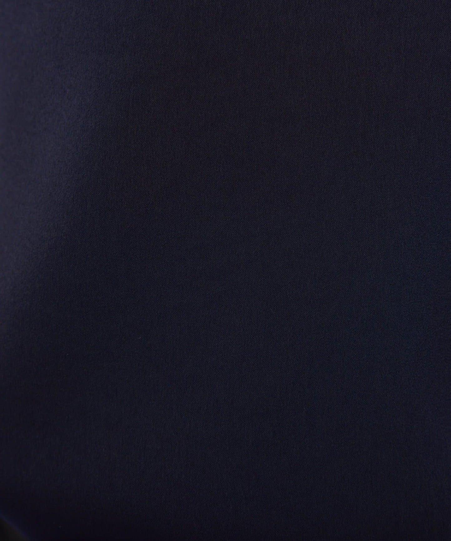 【搭配利器/分層單品】袖口喇叭緞面襯衫