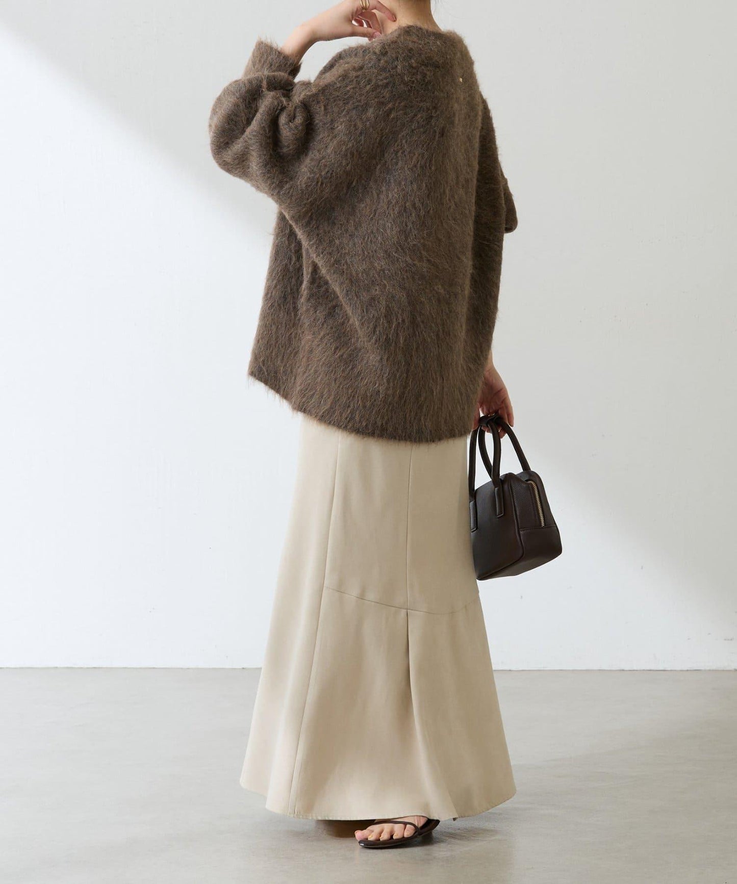 羊駝混紡V領針織衫