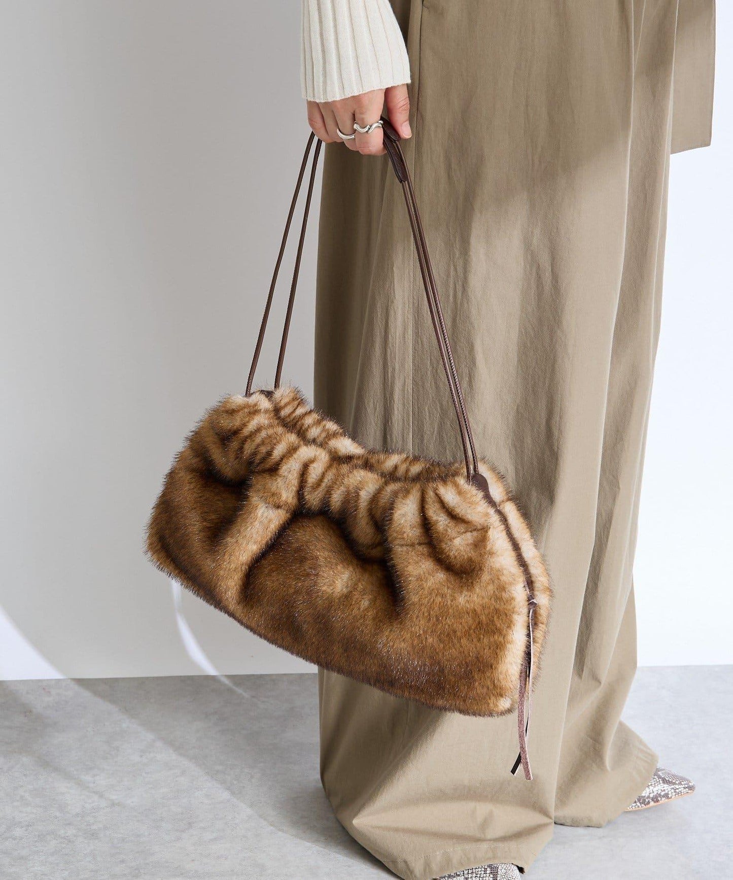 【提升季節氛圍】假毛繩提包