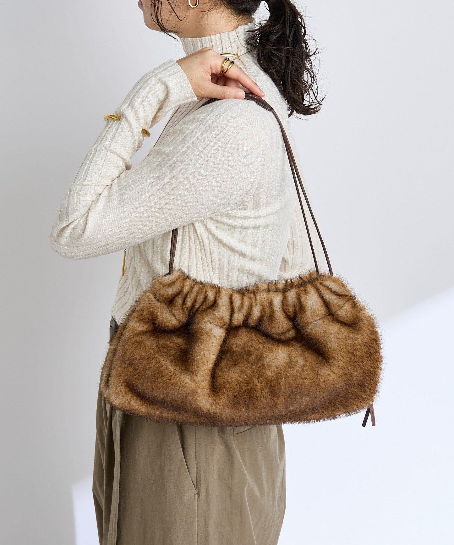 【提升季節氛圍】假毛繩提包