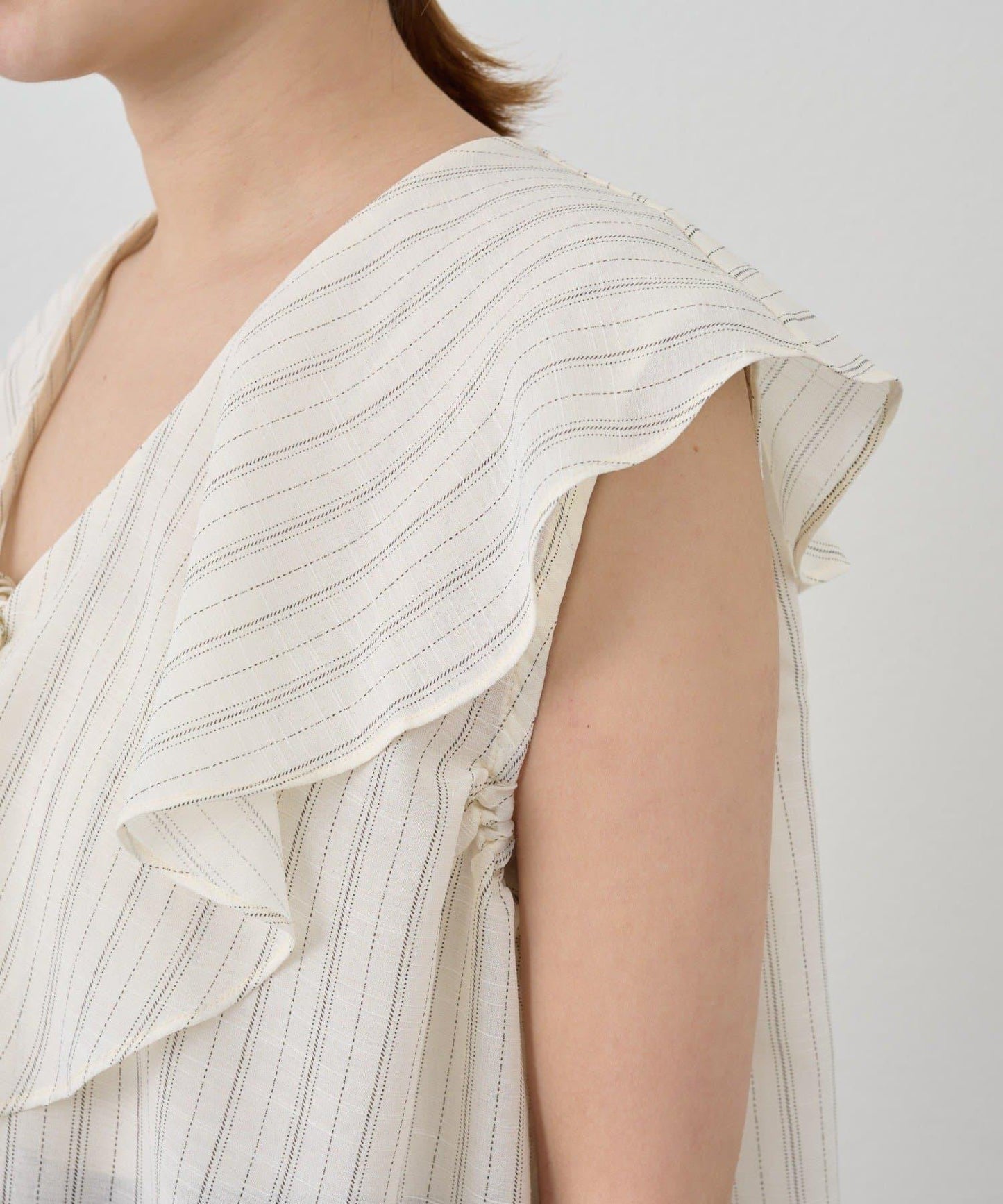 SHENERY 條紋荷葉領襯衫