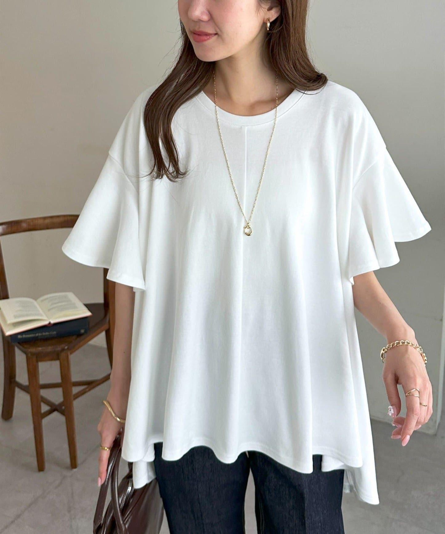 喇叭袖 前後不對稱 套頭上衣