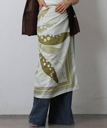 鈴蘭花圖案大方圍巾 90×90